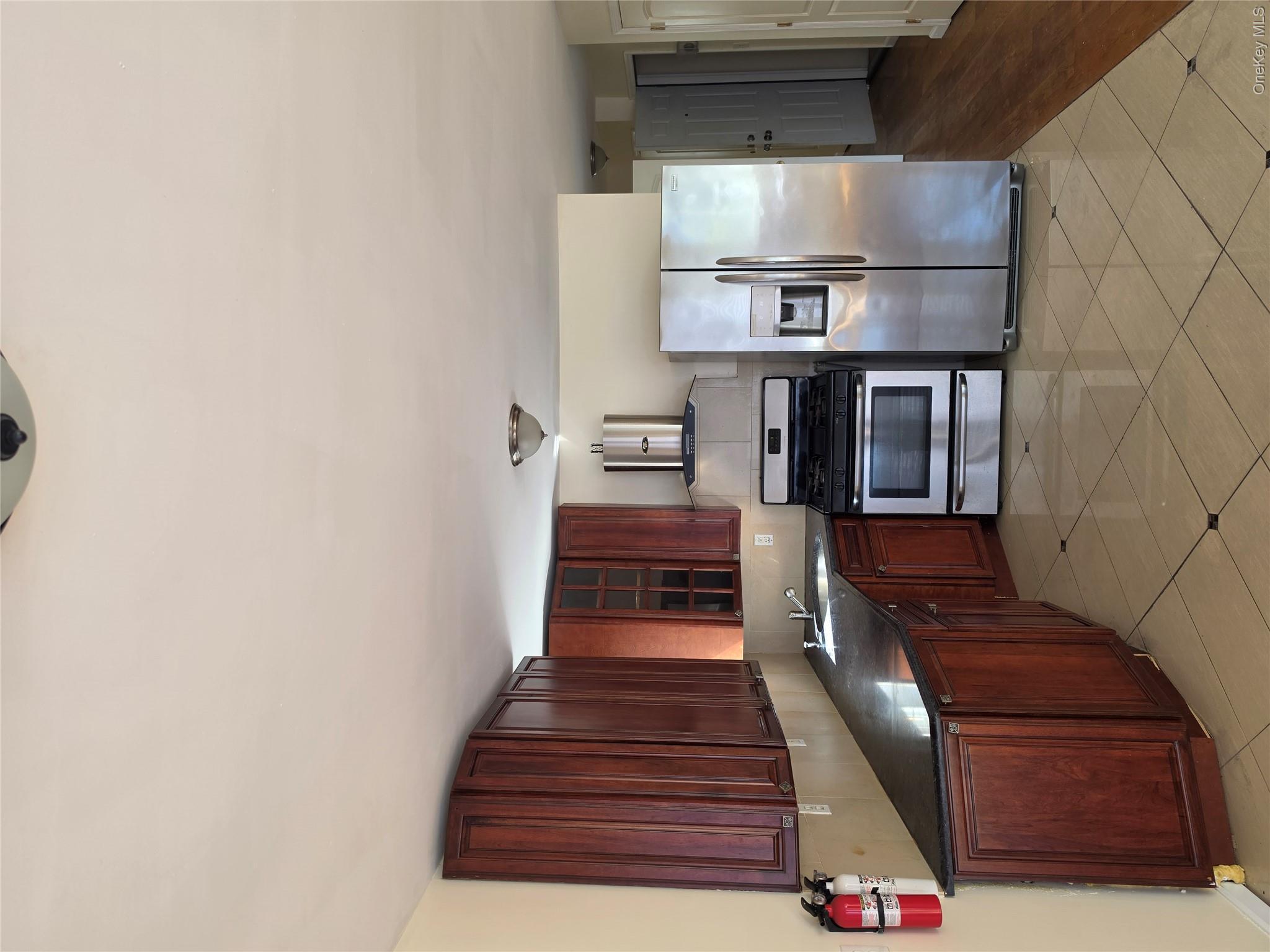 195-25 Woodhull Avenue, Unit 2nd fl photo 4
