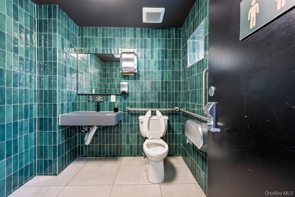 3506 Ditmars Boulevard – For Sale photo 8