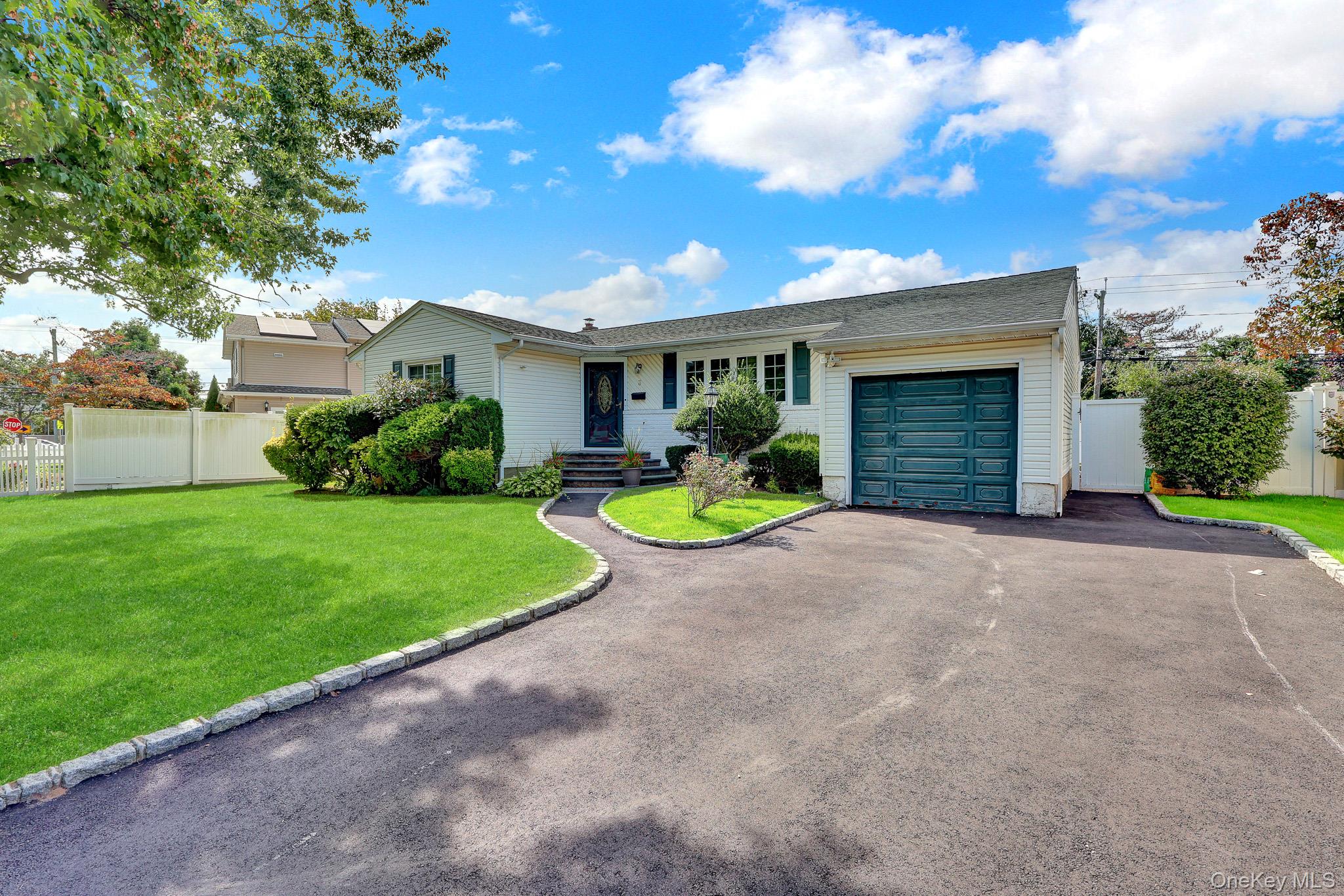 3 Daniel Drive – For Sale photo 2