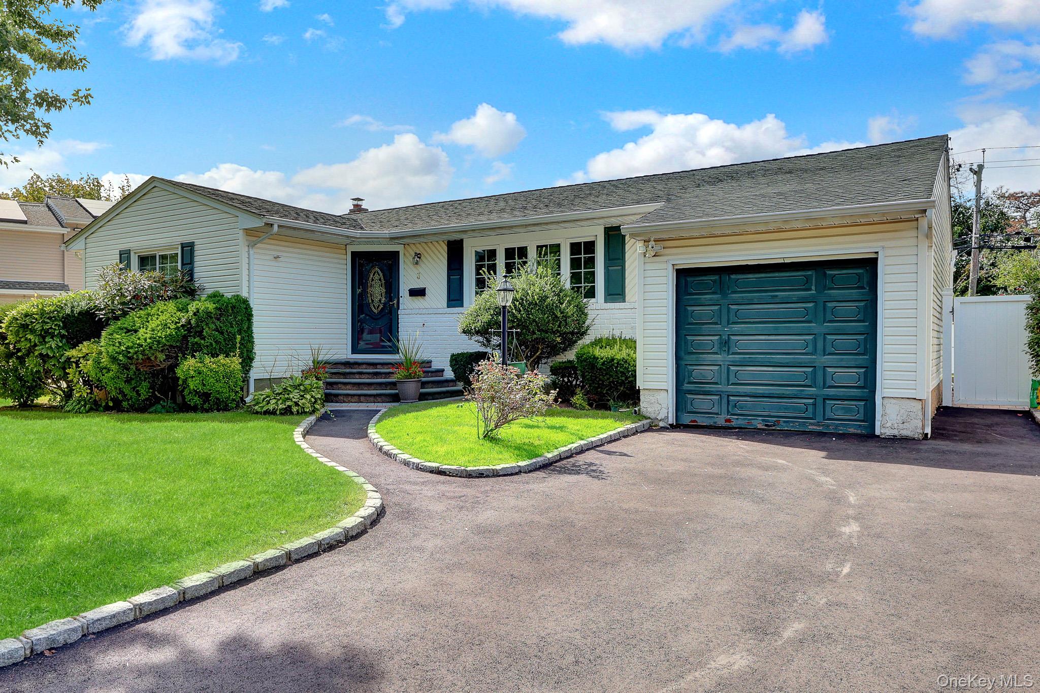 3 Daniel Drive – For Sale photo 3
