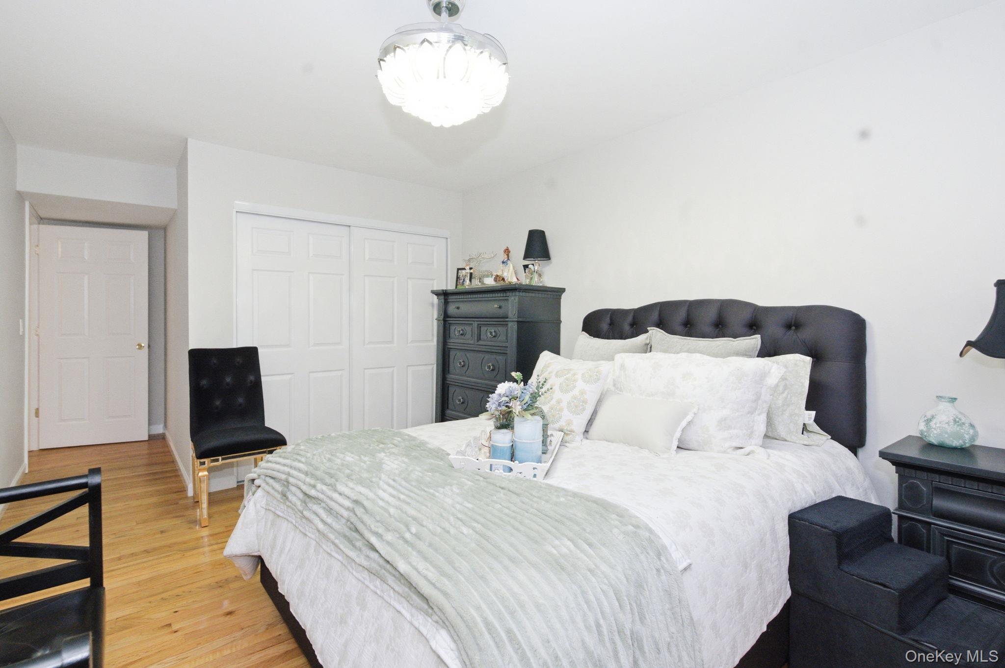 27 Walden Court, Unit F photo 12
