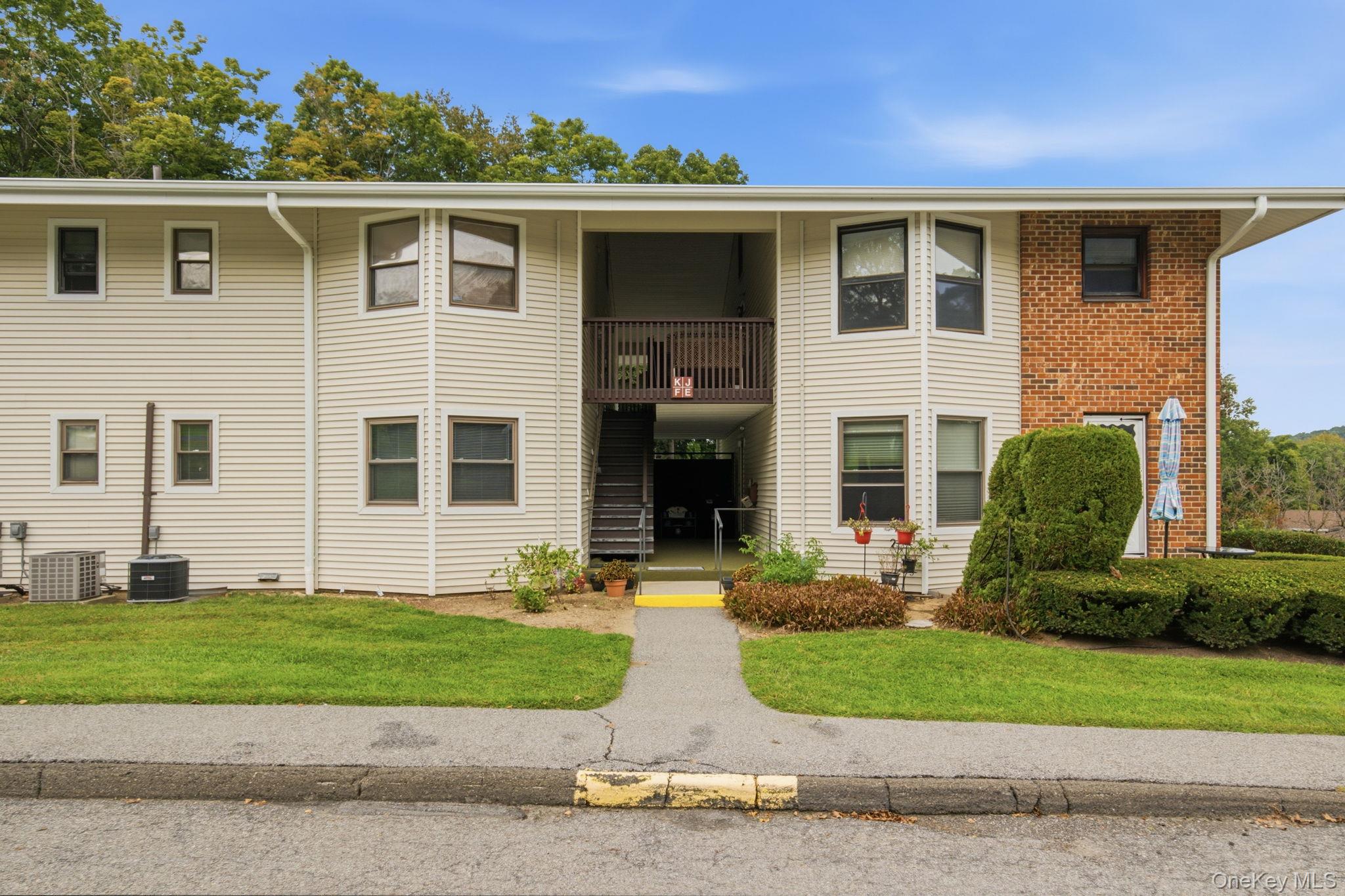 27 Walden Court, Unit F