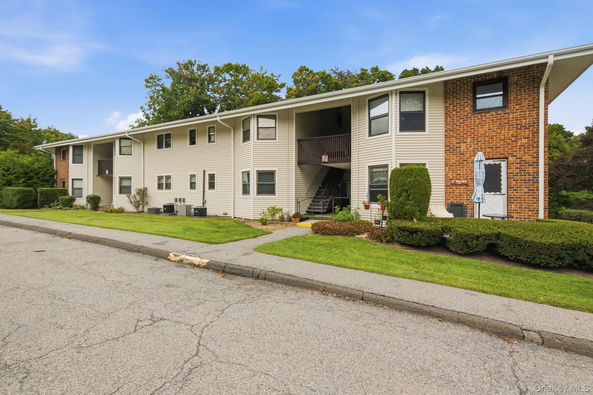 27 Walden Court, Unit F photo 2