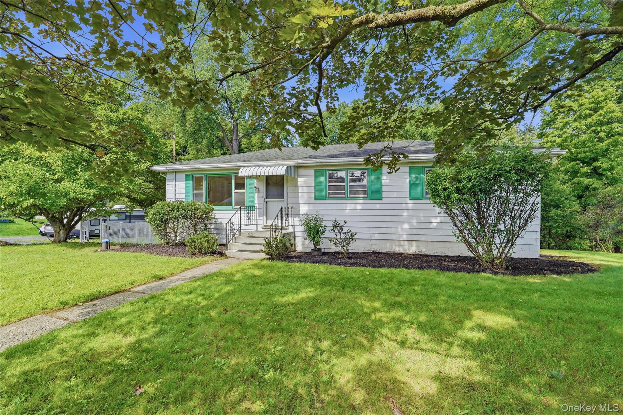 529 Lakeview Terrace – For Sale photo 2