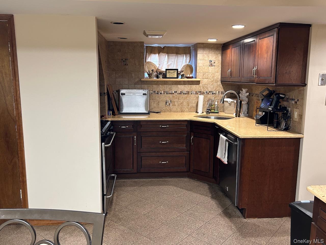 1972 BayRidge Ave – For Sale photo 15