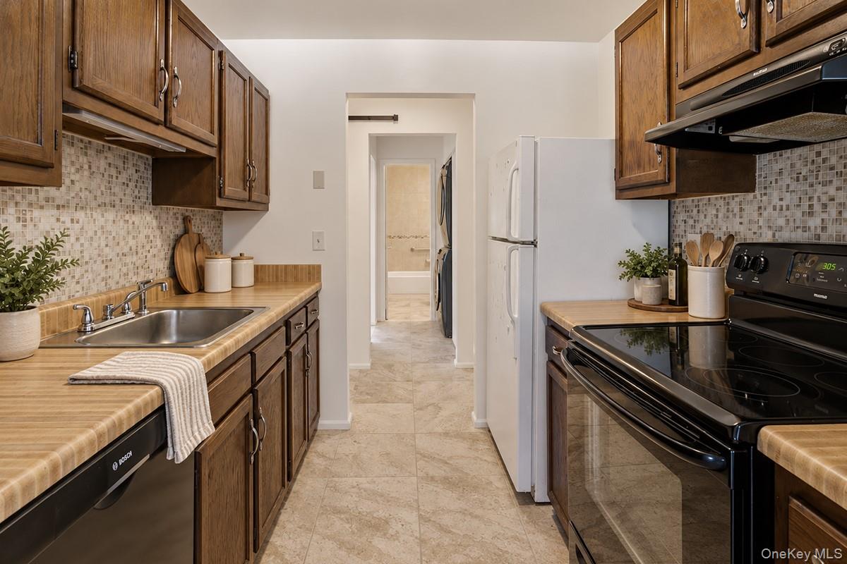 4 Briarcliff Drive S, Unit 4 photo 15