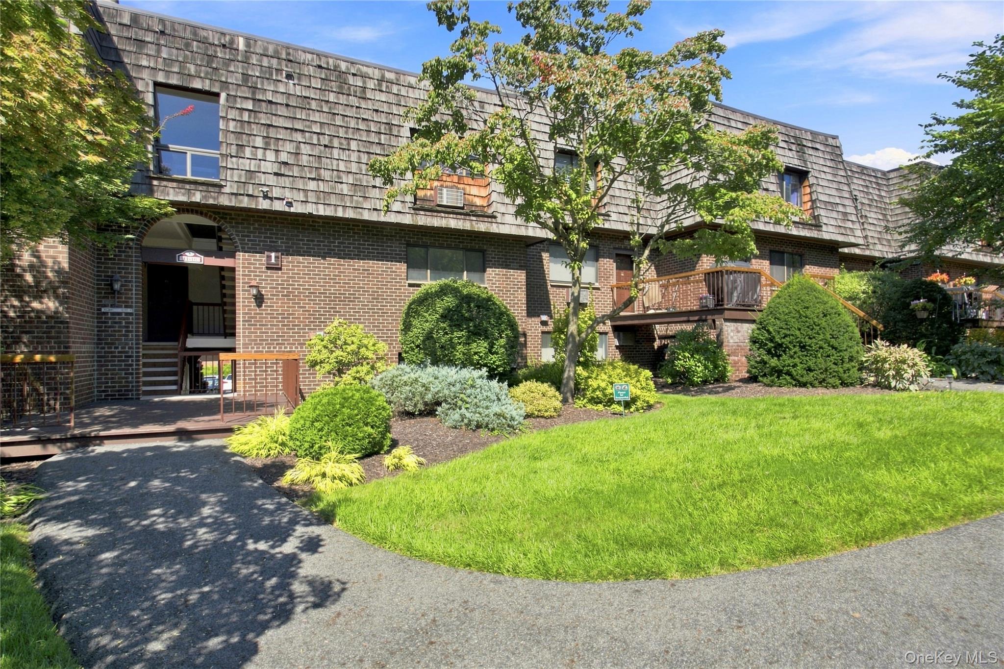 4 Briarcliff Drive S, Unit 4 photo 2