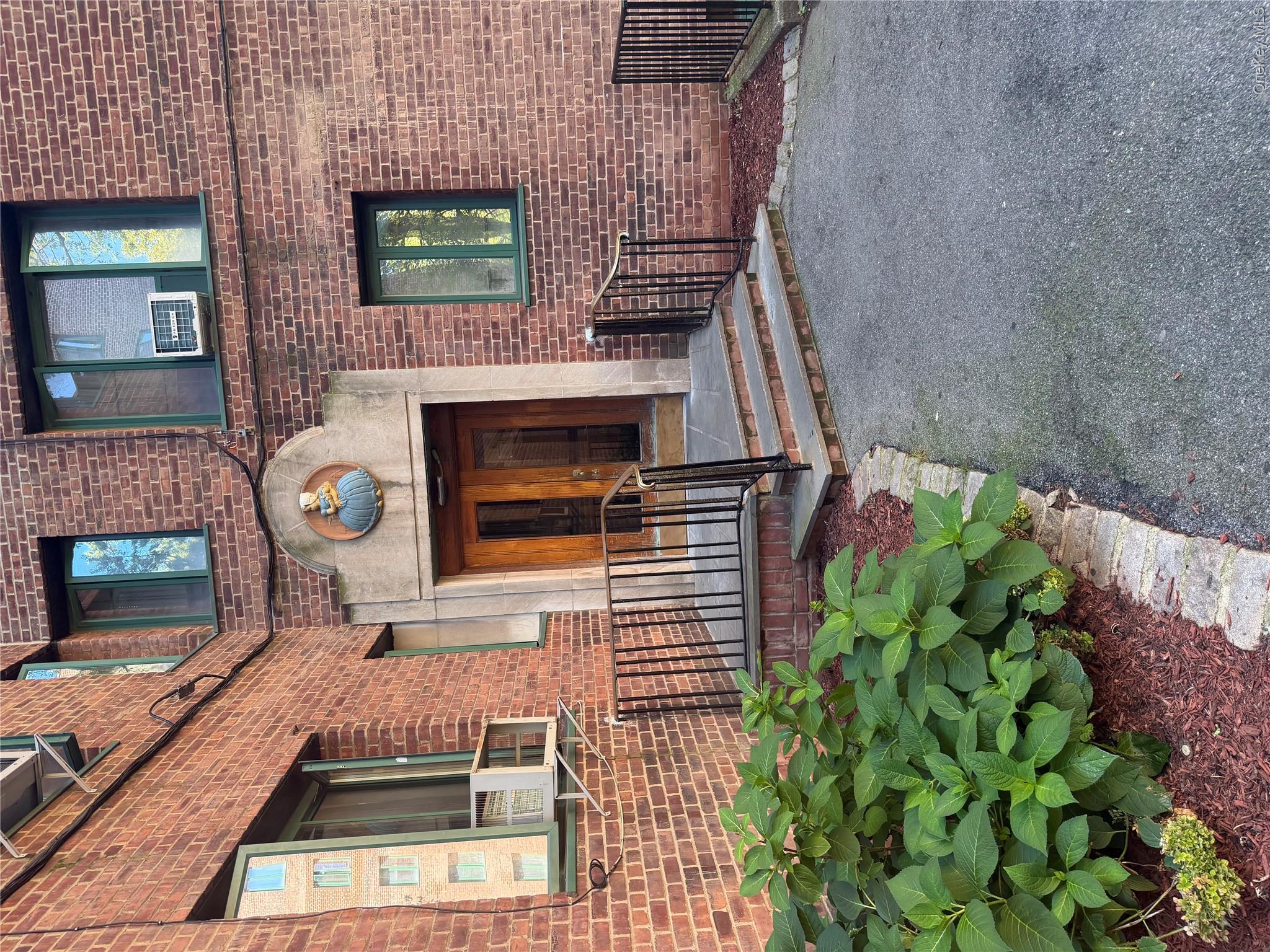 1641 Metropolitan Avenue, Unit 3H photo 2