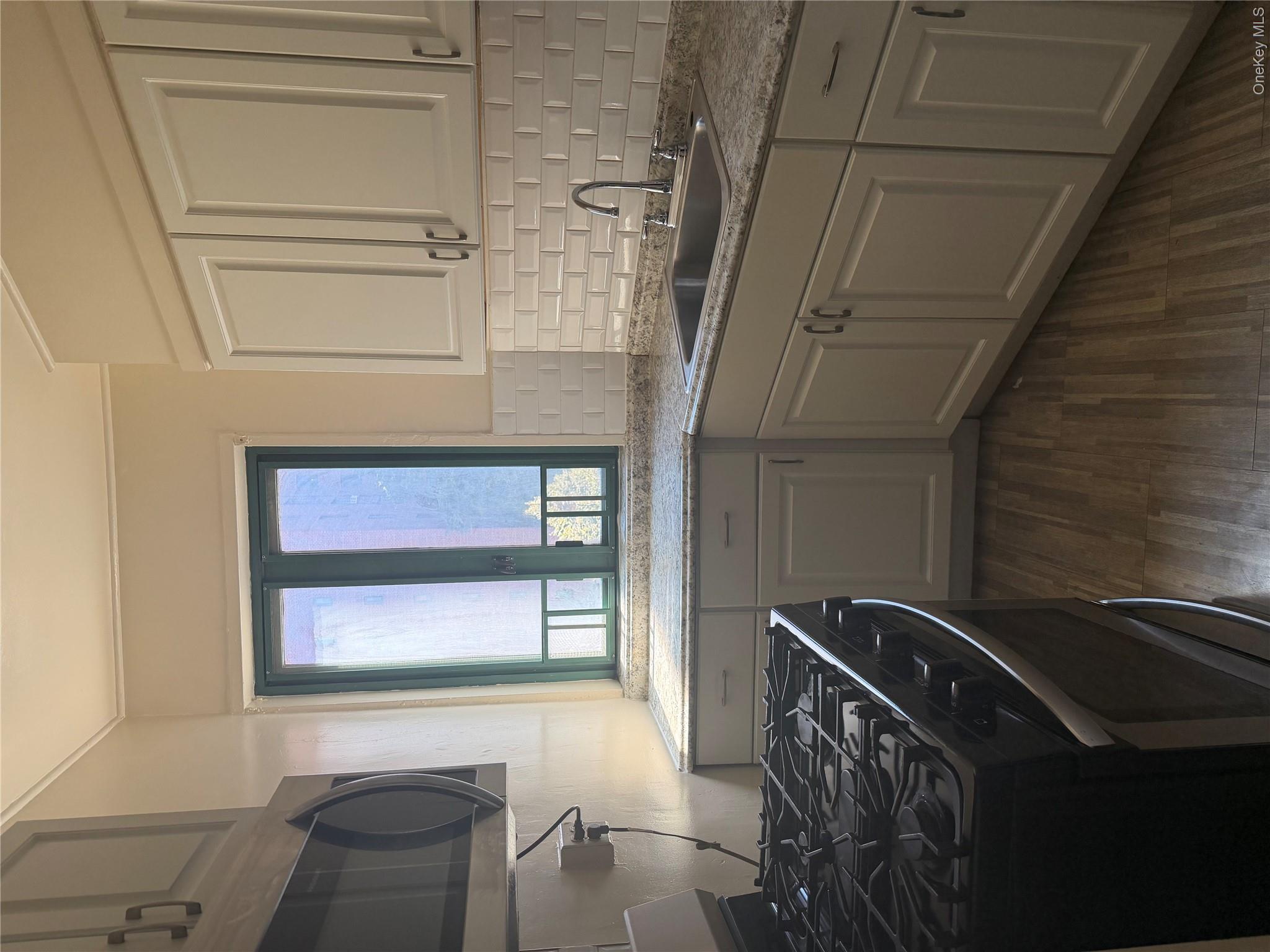 1641 Metropolitan Avenue, Unit 3H photo 3