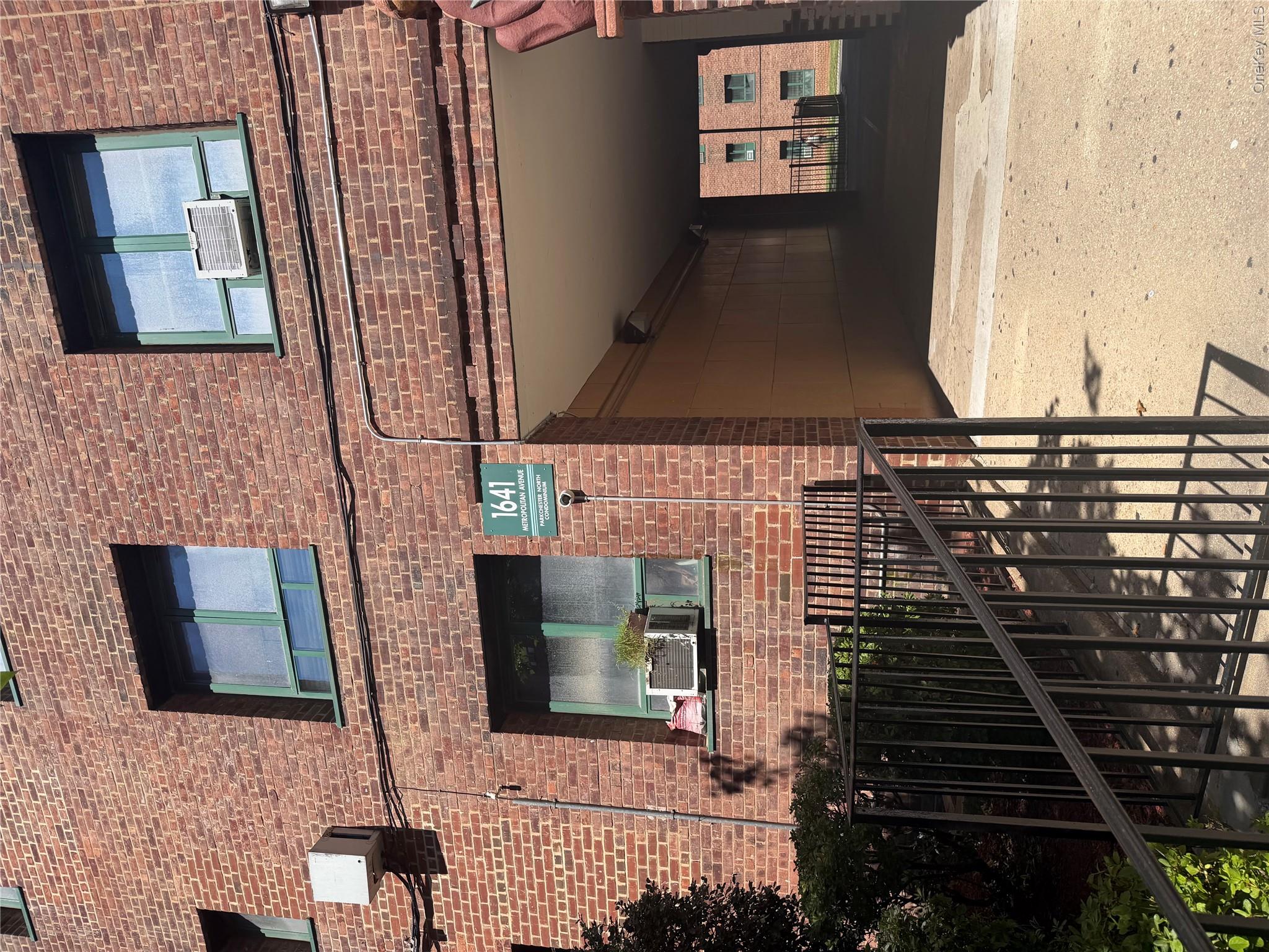 1641 Metropolitan Avenue, Unit 3H