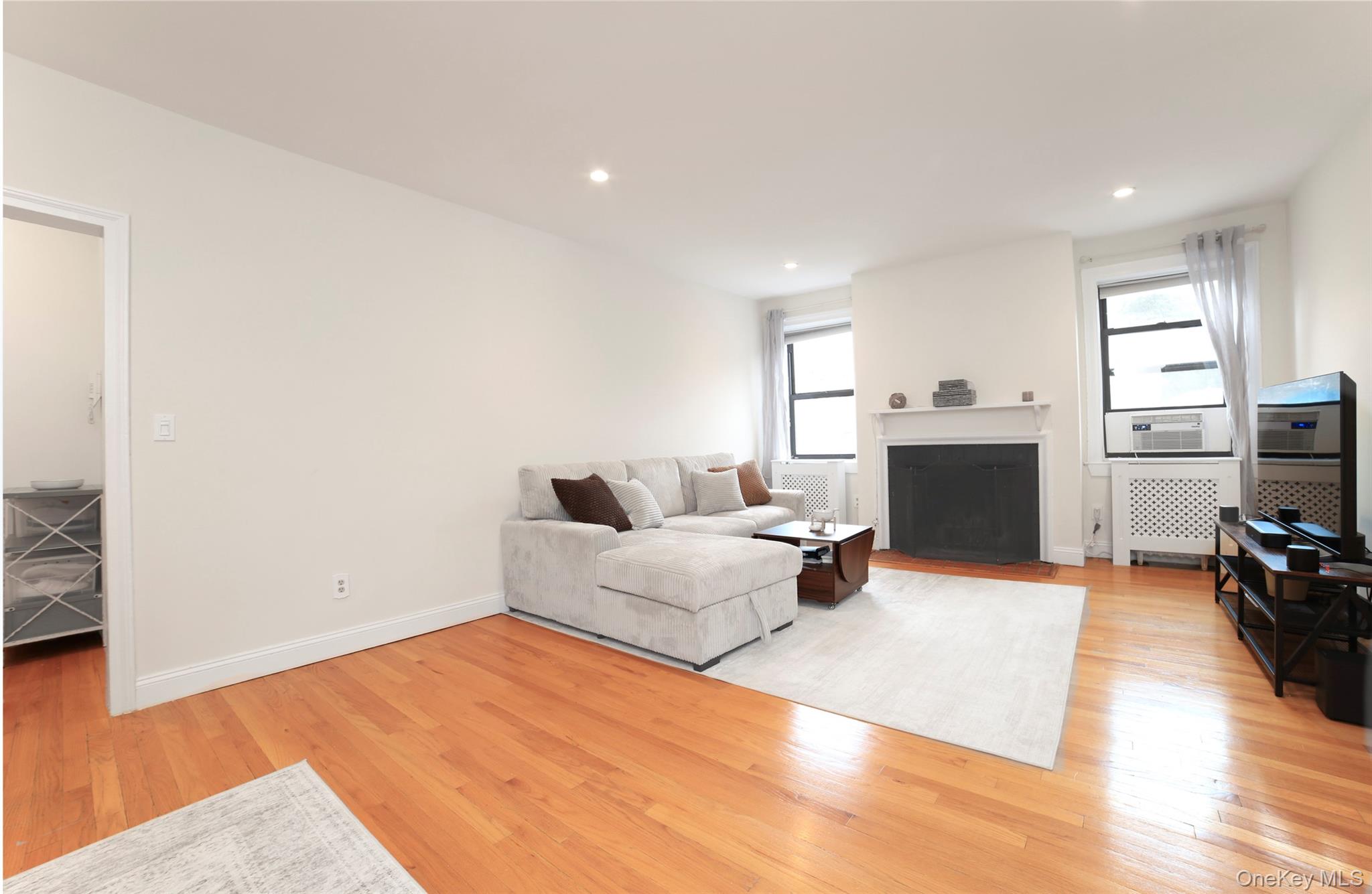 68 E Hartsdale Avenue, Unit 5E photo 4