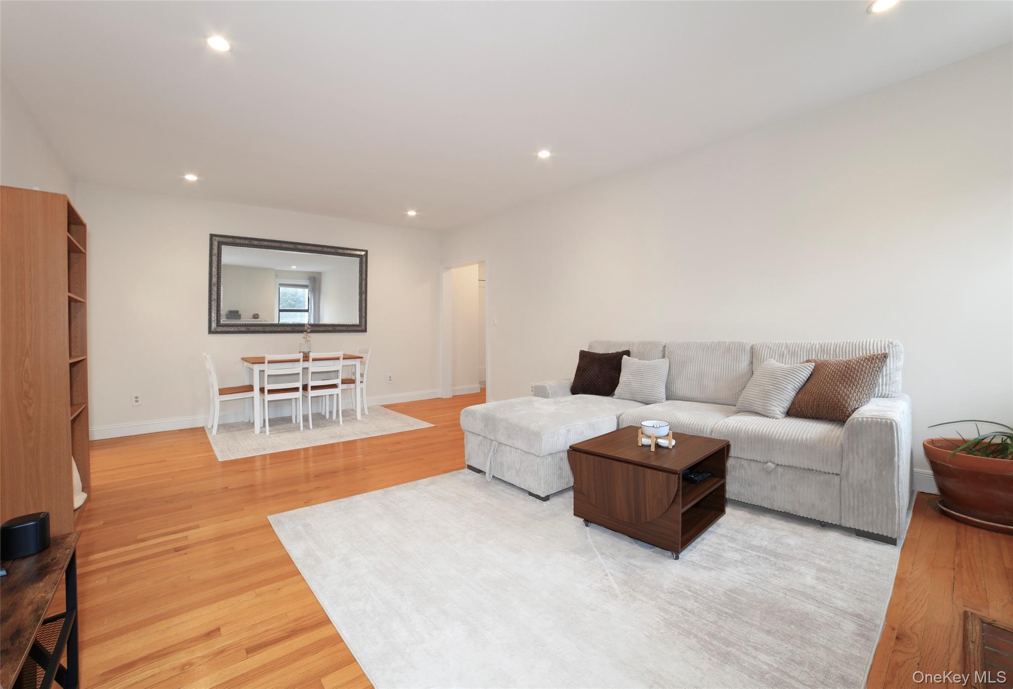 68 E Hartsdale Avenue, Unit 5E photo 3