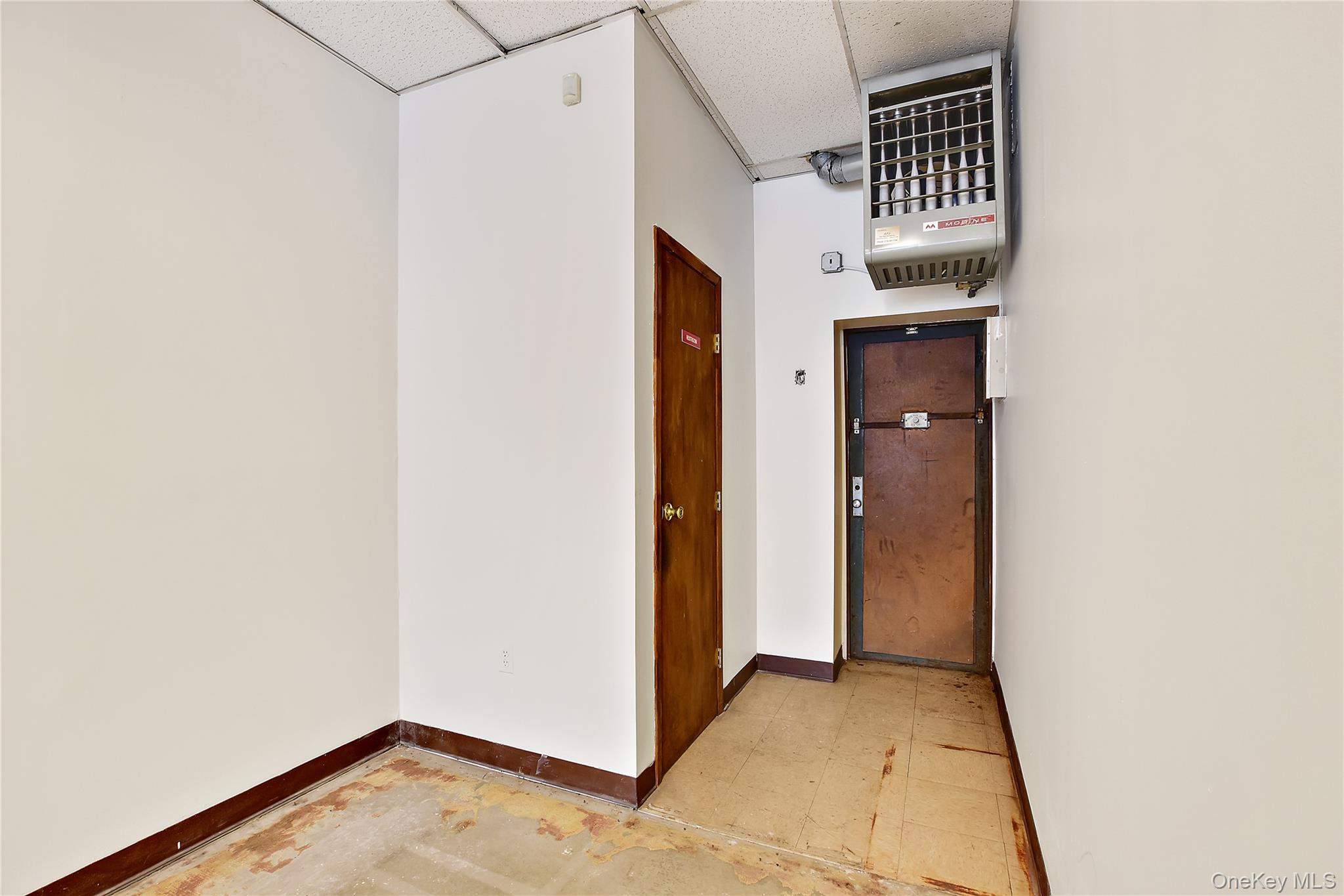 5662 Mosholu Avenue – For Rent photo 6