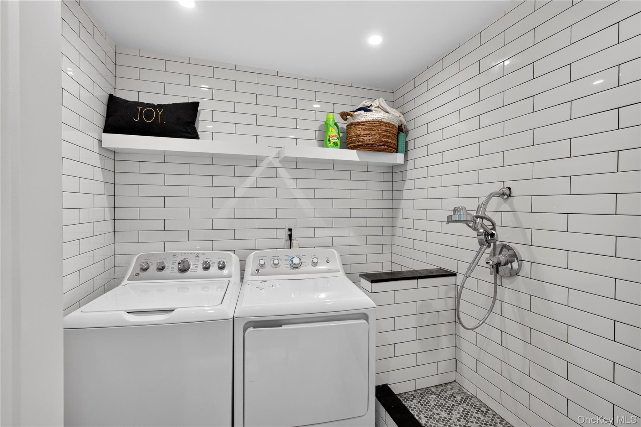 1 North Drive – For Rent photo 27
