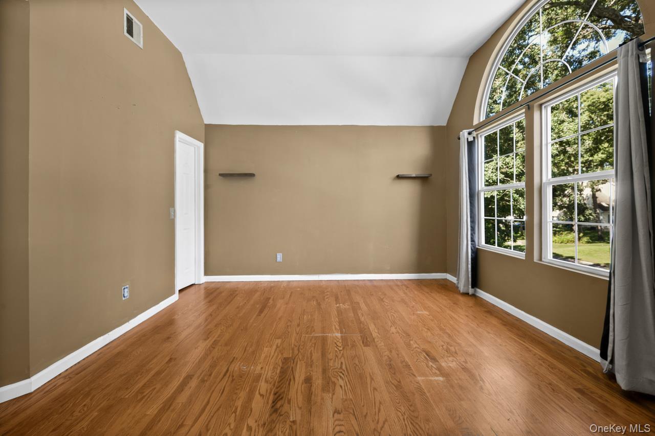 10 Iowa Street – For Sale photo 24