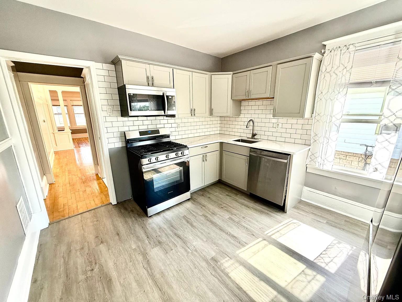 30 Manitou Avenue, Unit 2 photo 5