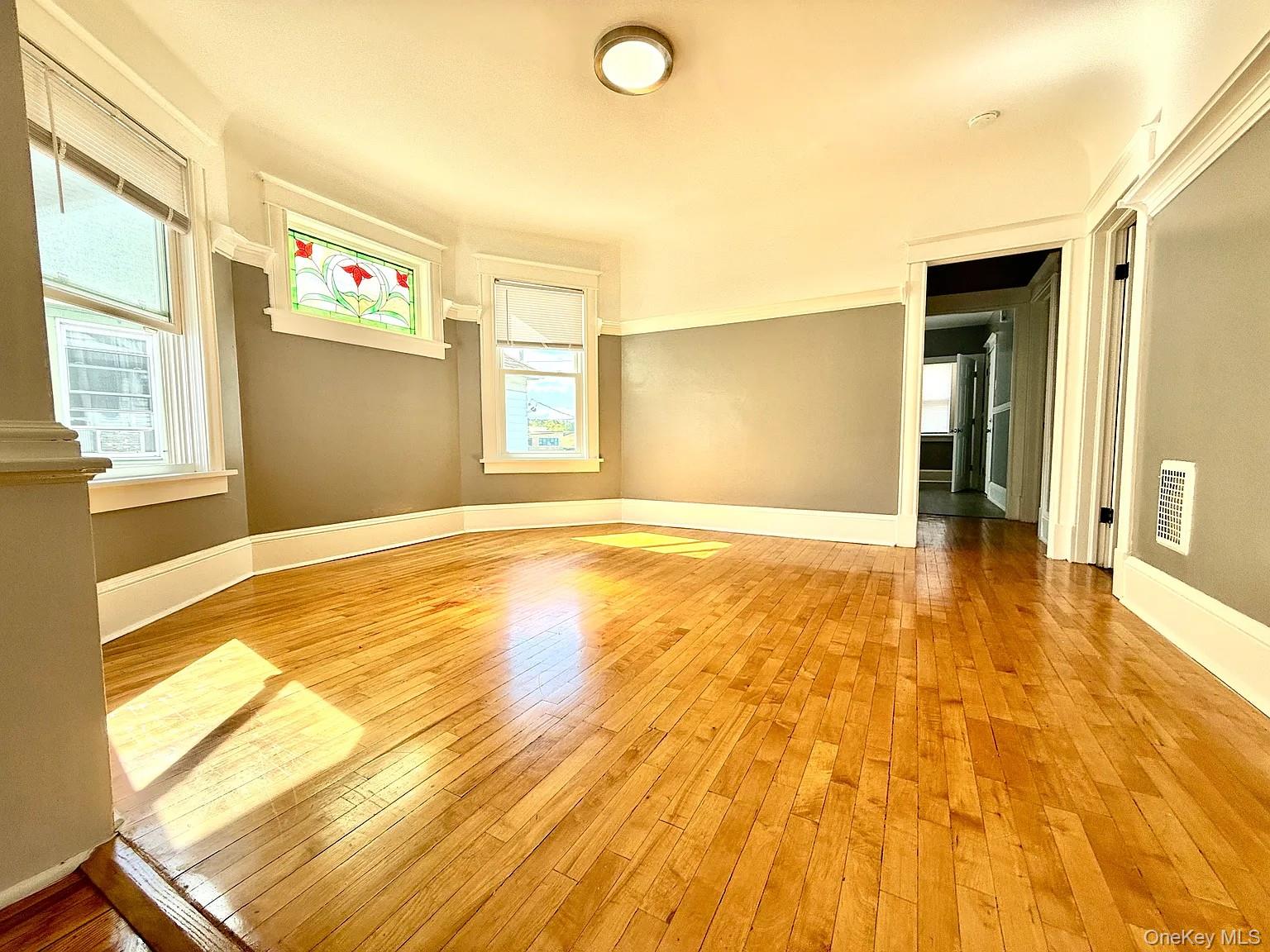 30 Manitou Avenue, Unit 2 photo 23