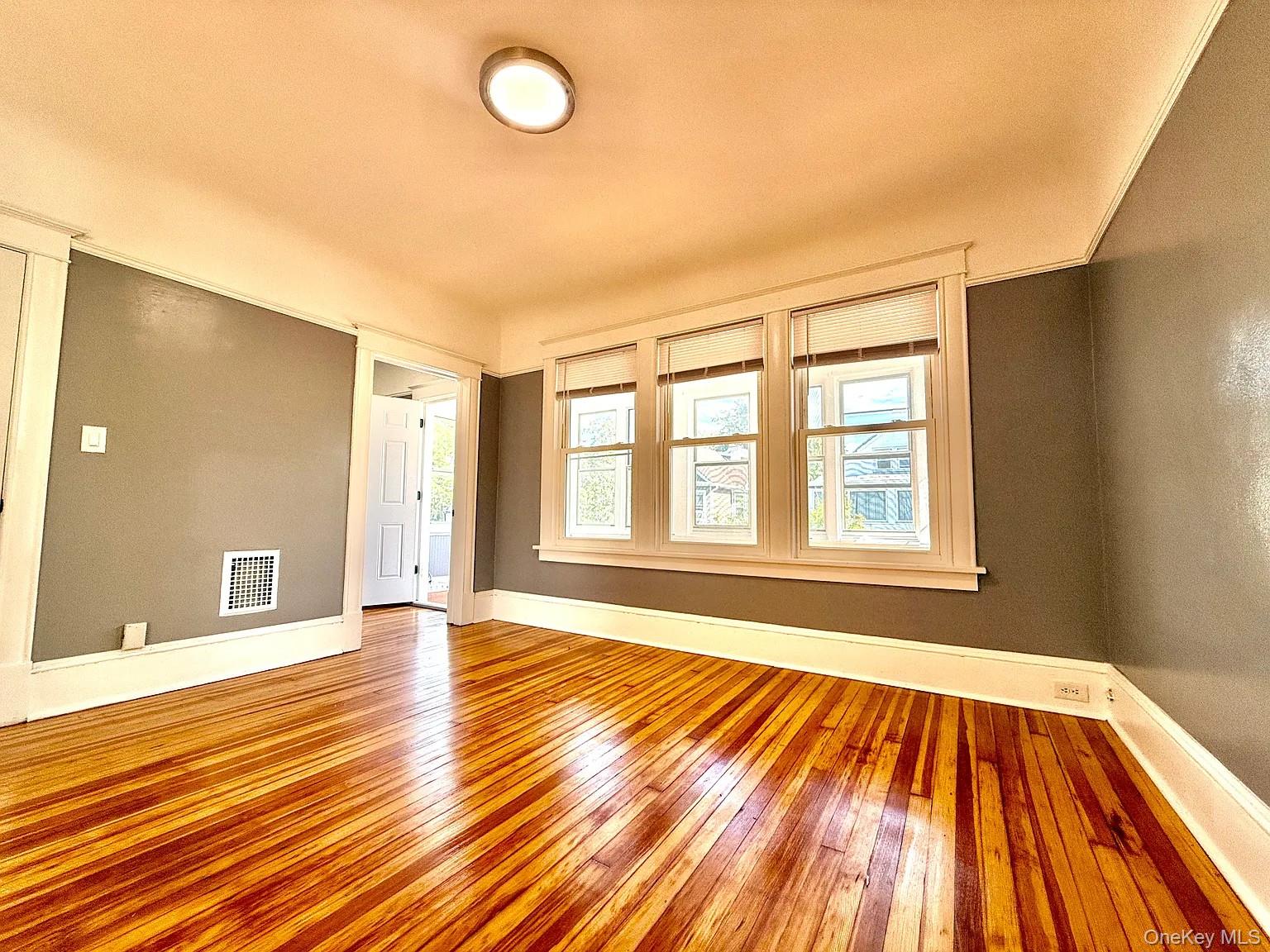 30 Manitou Avenue, Unit 2 photo 6
