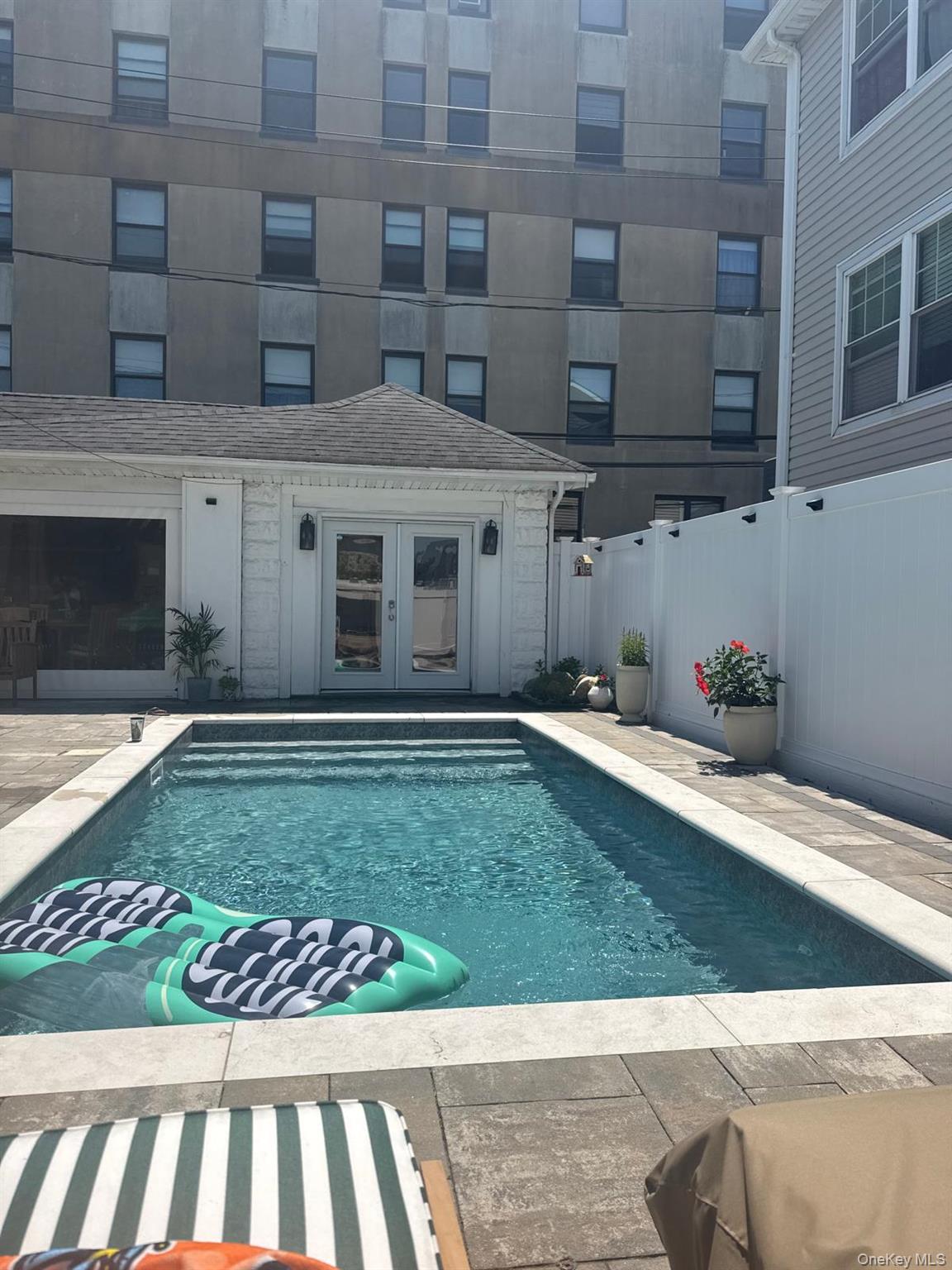 218 W Chester Street – For Rent