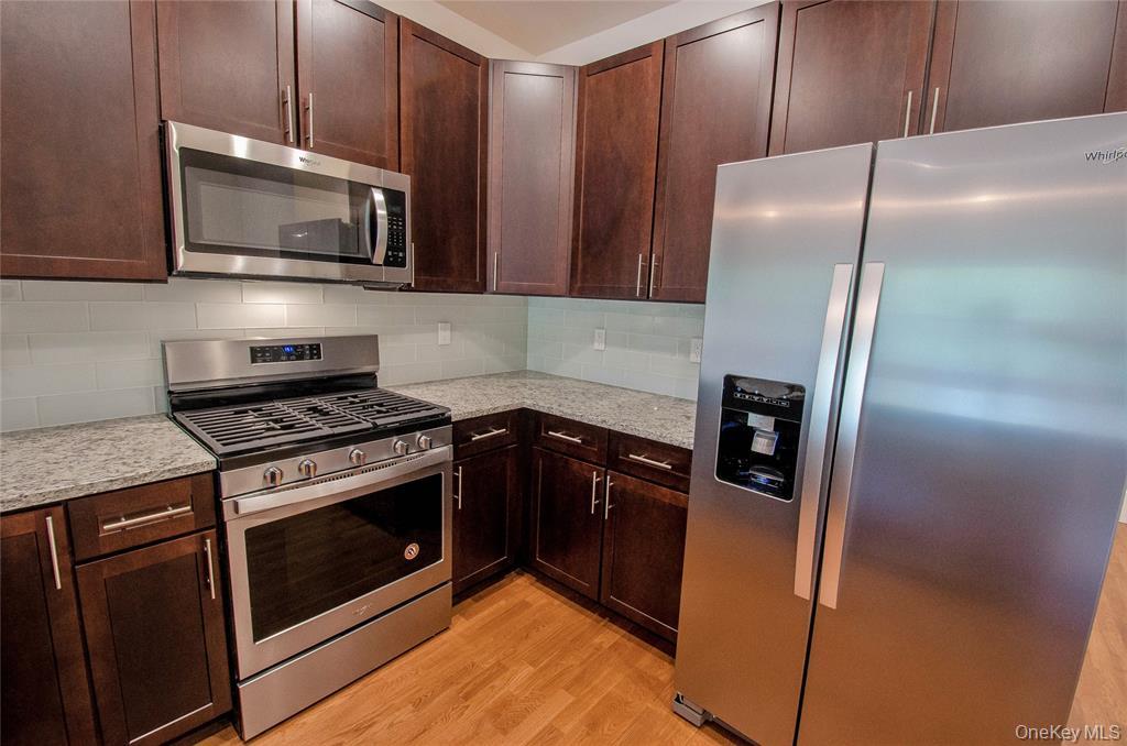 260 W Main Street, Unit 11 photo 16