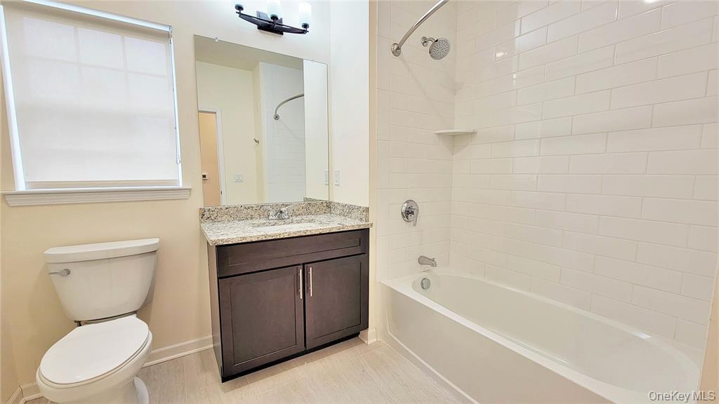260 W Main Street, Unit 11 photo 5