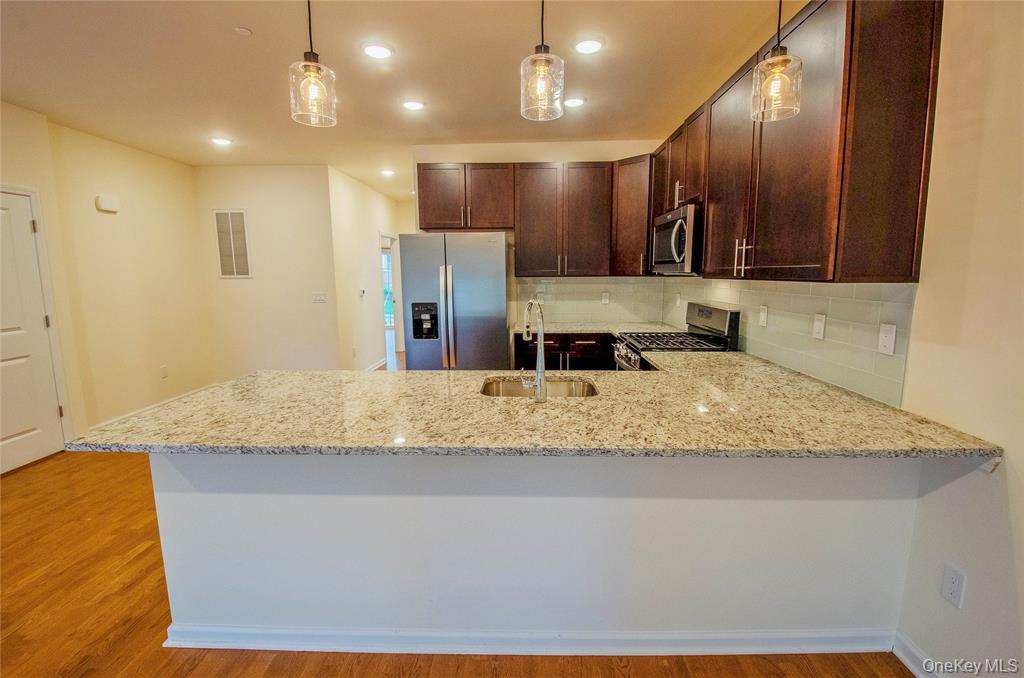 260 W Main Street, Unit 11 photo 13