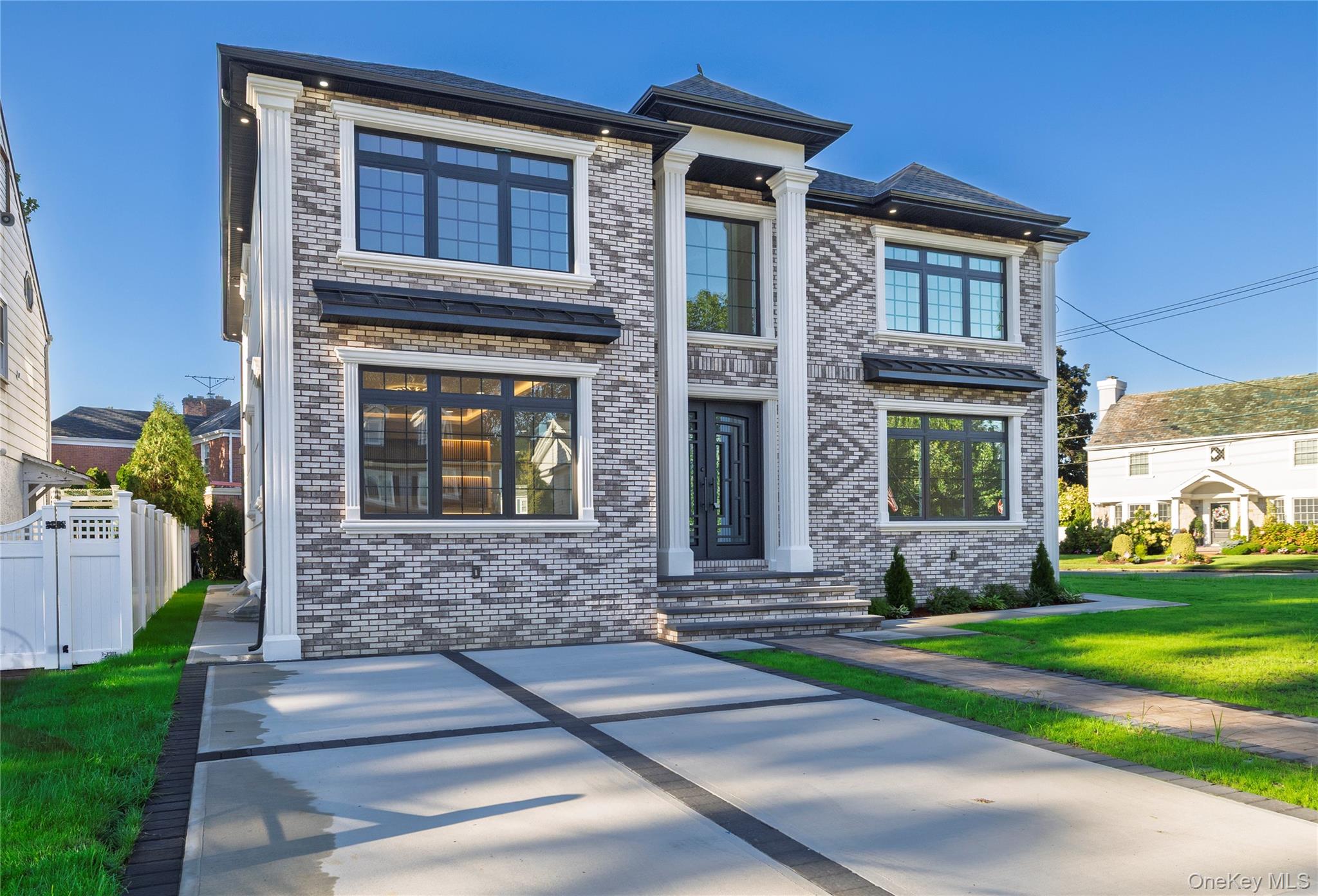 76 Gerard Avenue W – For Sale photo 2