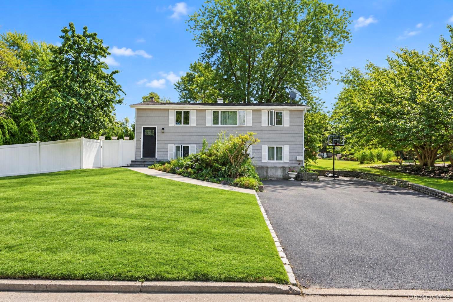 19 Badger Lane – For Sale photo 3