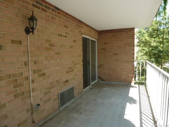 416 Benedict Avenue, Unit 1G photo 10