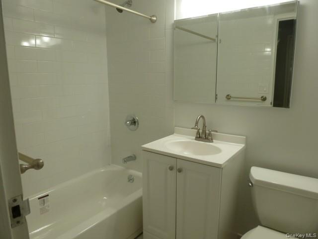 416 Benedict Avenue, Unit 1G photo 9