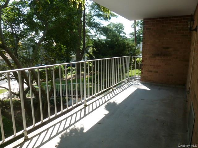 416 Benedict Avenue, Unit 1G photo 11