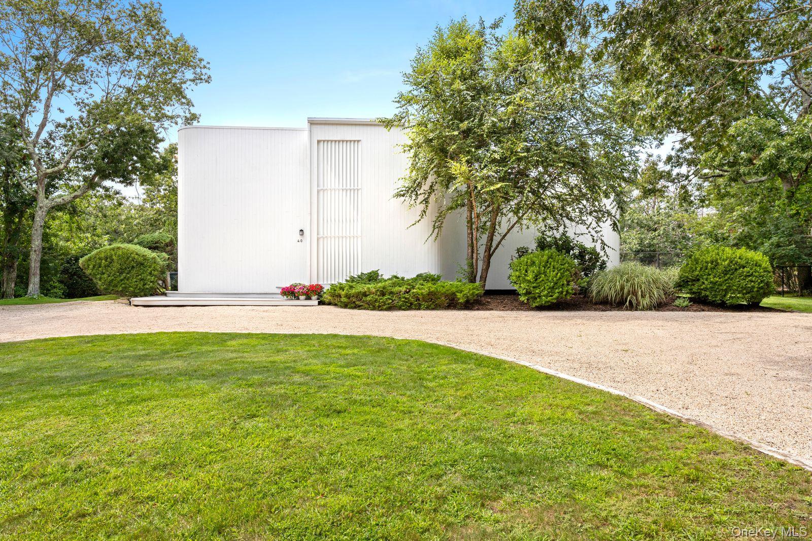 40 Peacock Path – For Sale photo 2