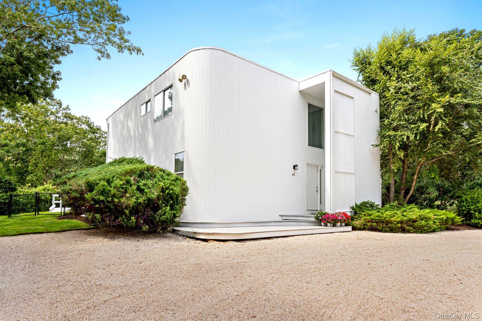 40 Peacock Path – For Sale