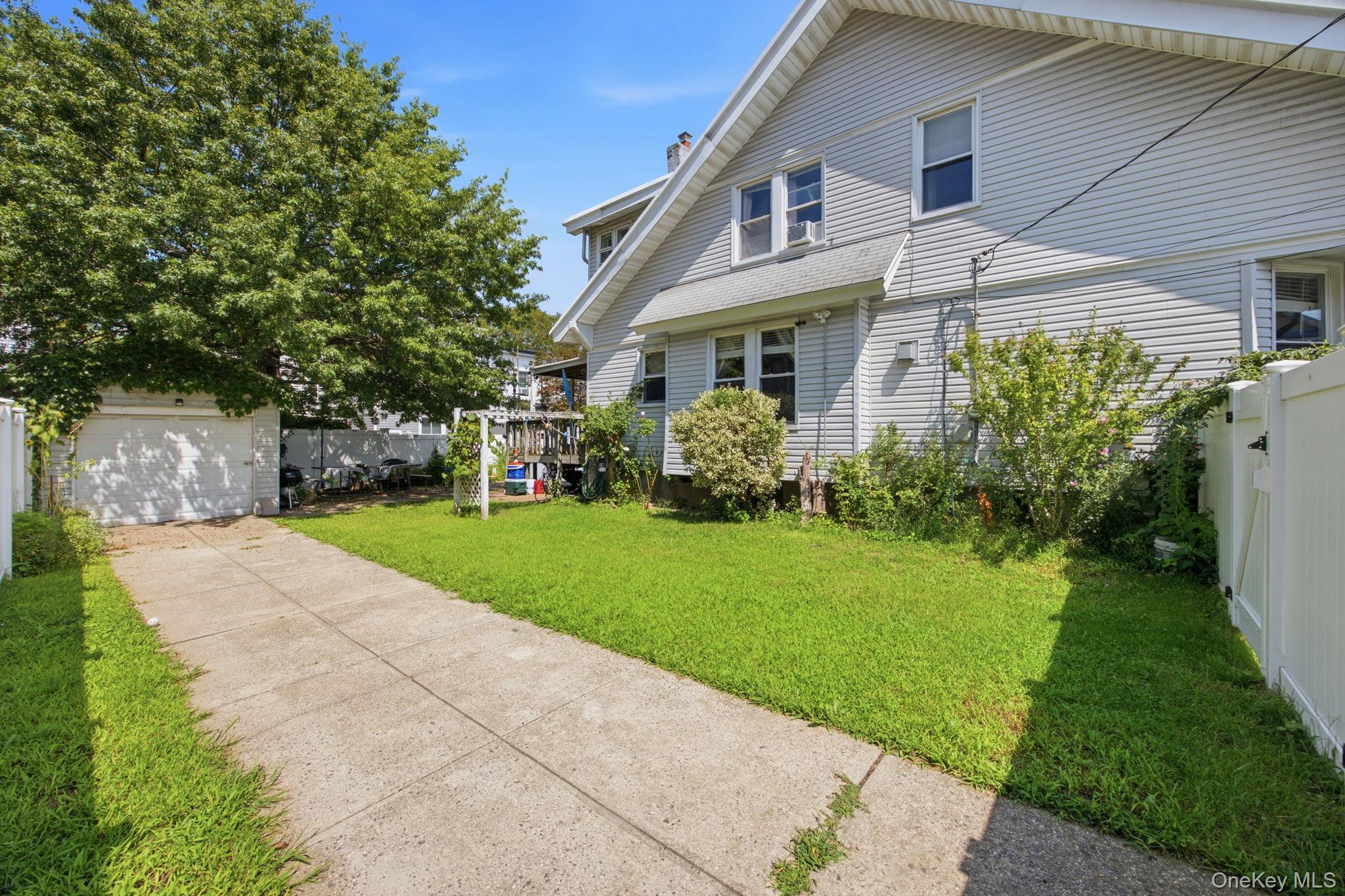 93-27 92nd Avenue – For Sale photo 29