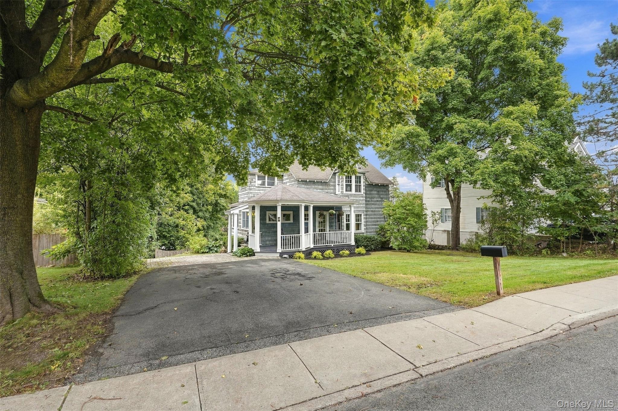 27 Clinton Street – For Sale photo 4