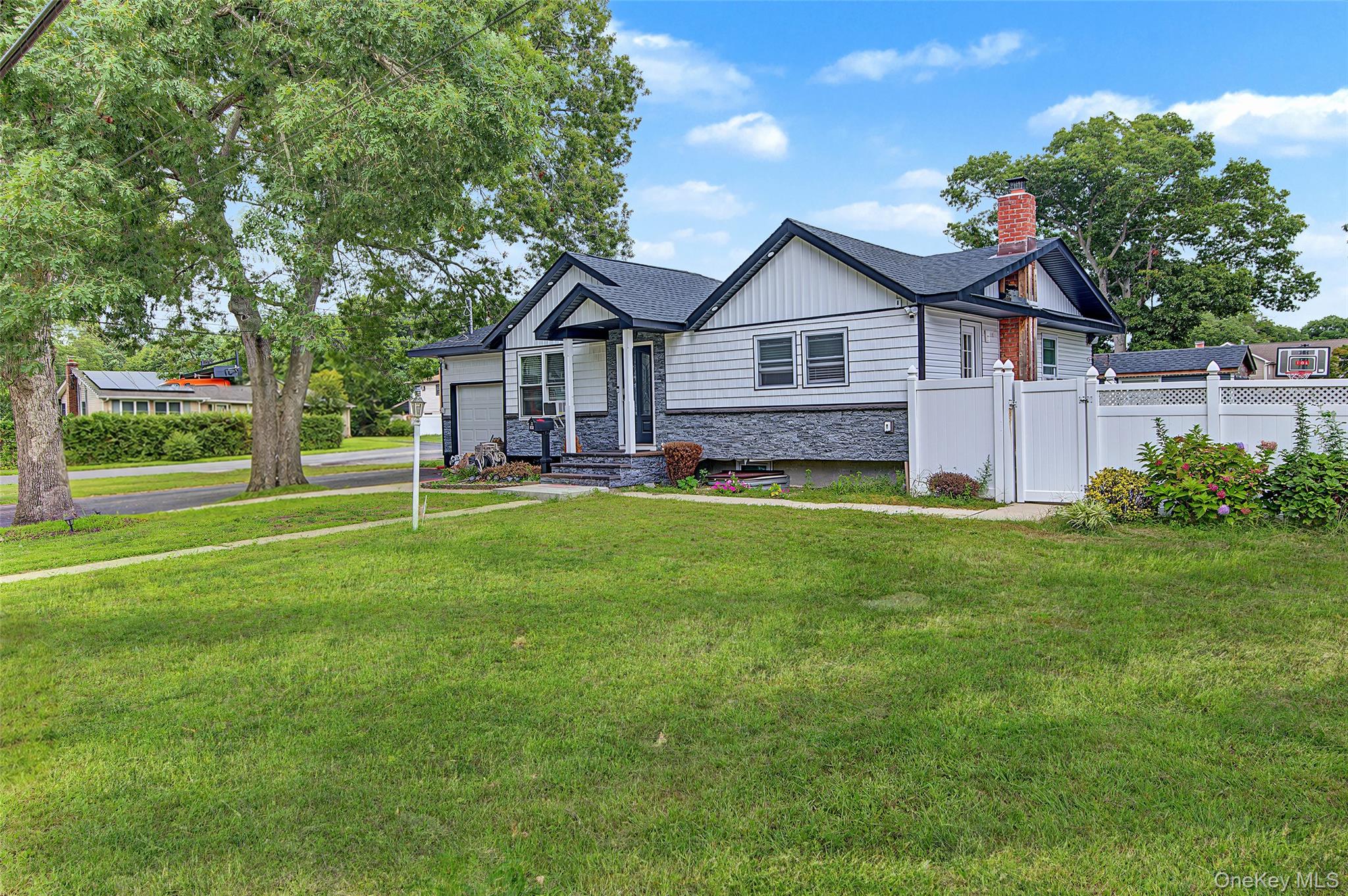 1085 Bay Shore Avenue – For Sale photo 2