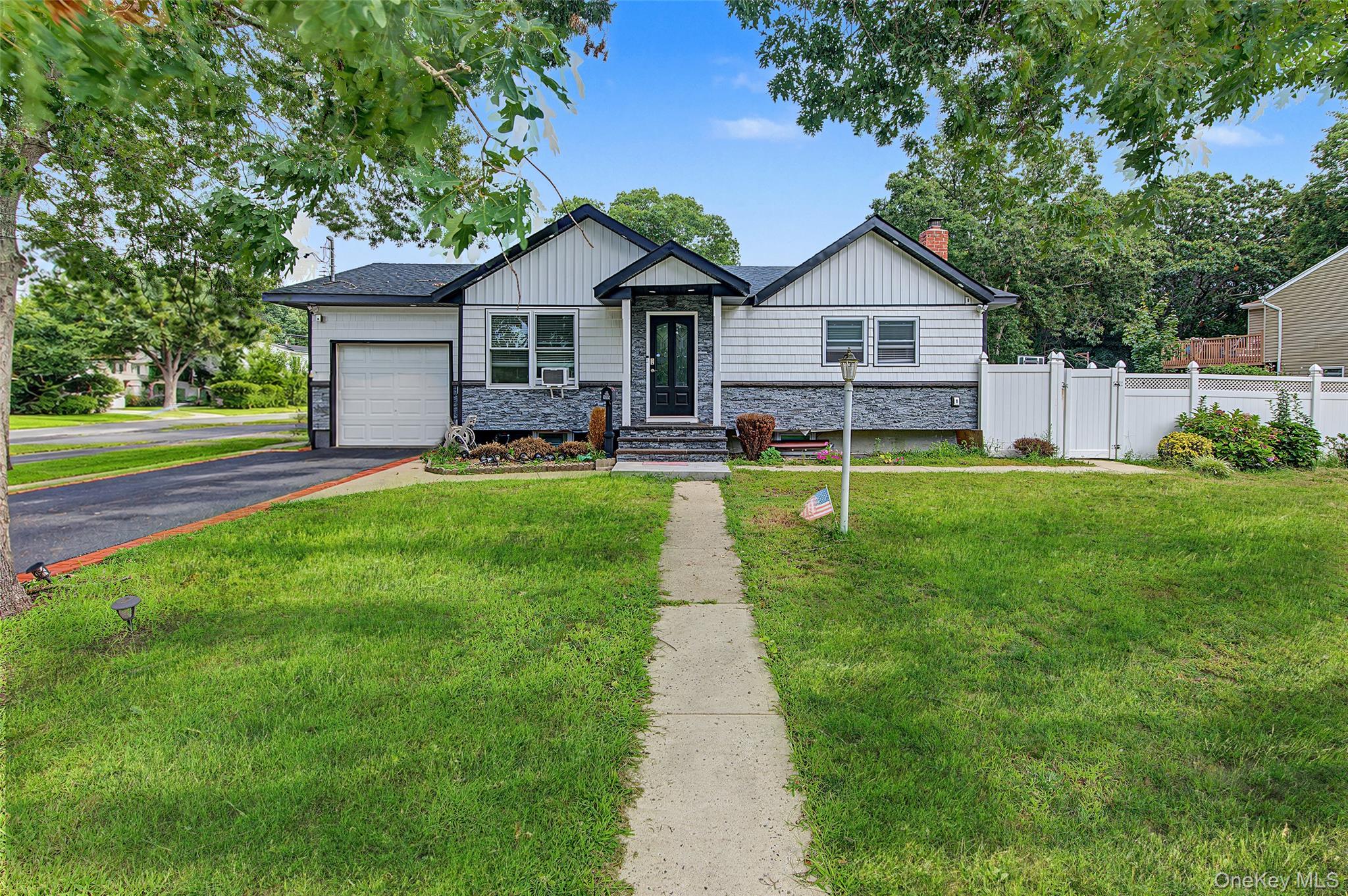 1085 Bay Shore Avenue – For Sale
