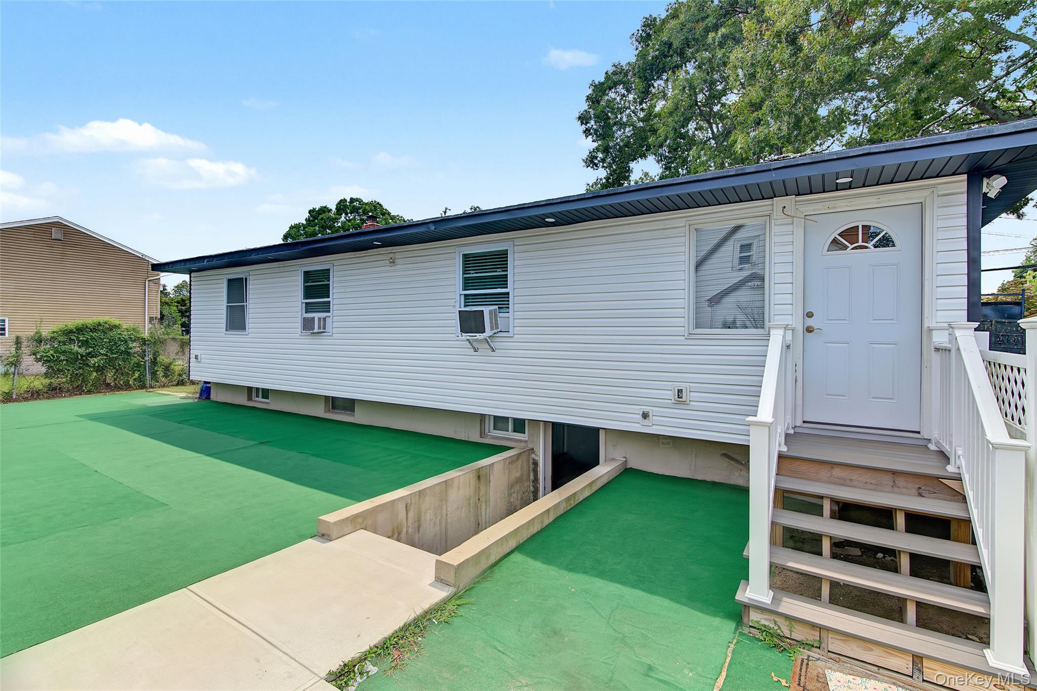 1085 Bay Shore Avenue – For Sale photo 5