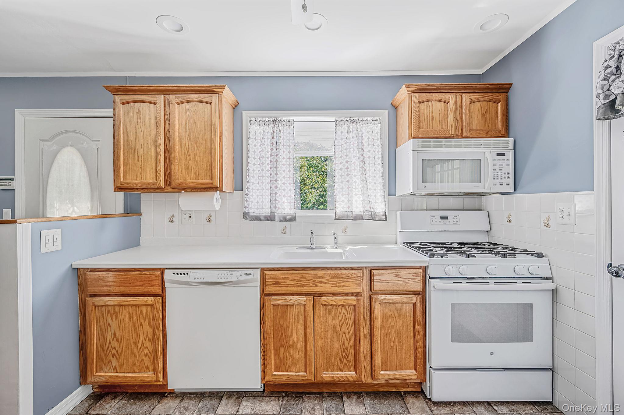 152 Grand Avenue – For Sale photo 4