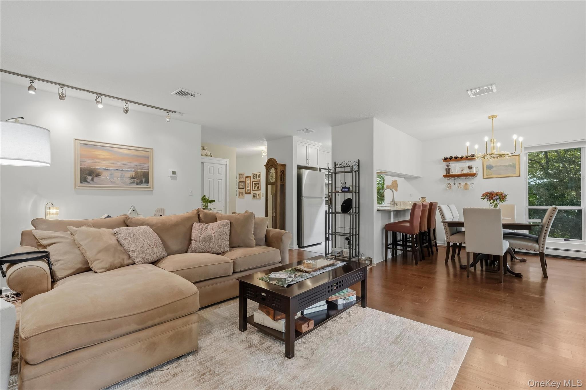 25 Villa Drive – For Sale photo 4