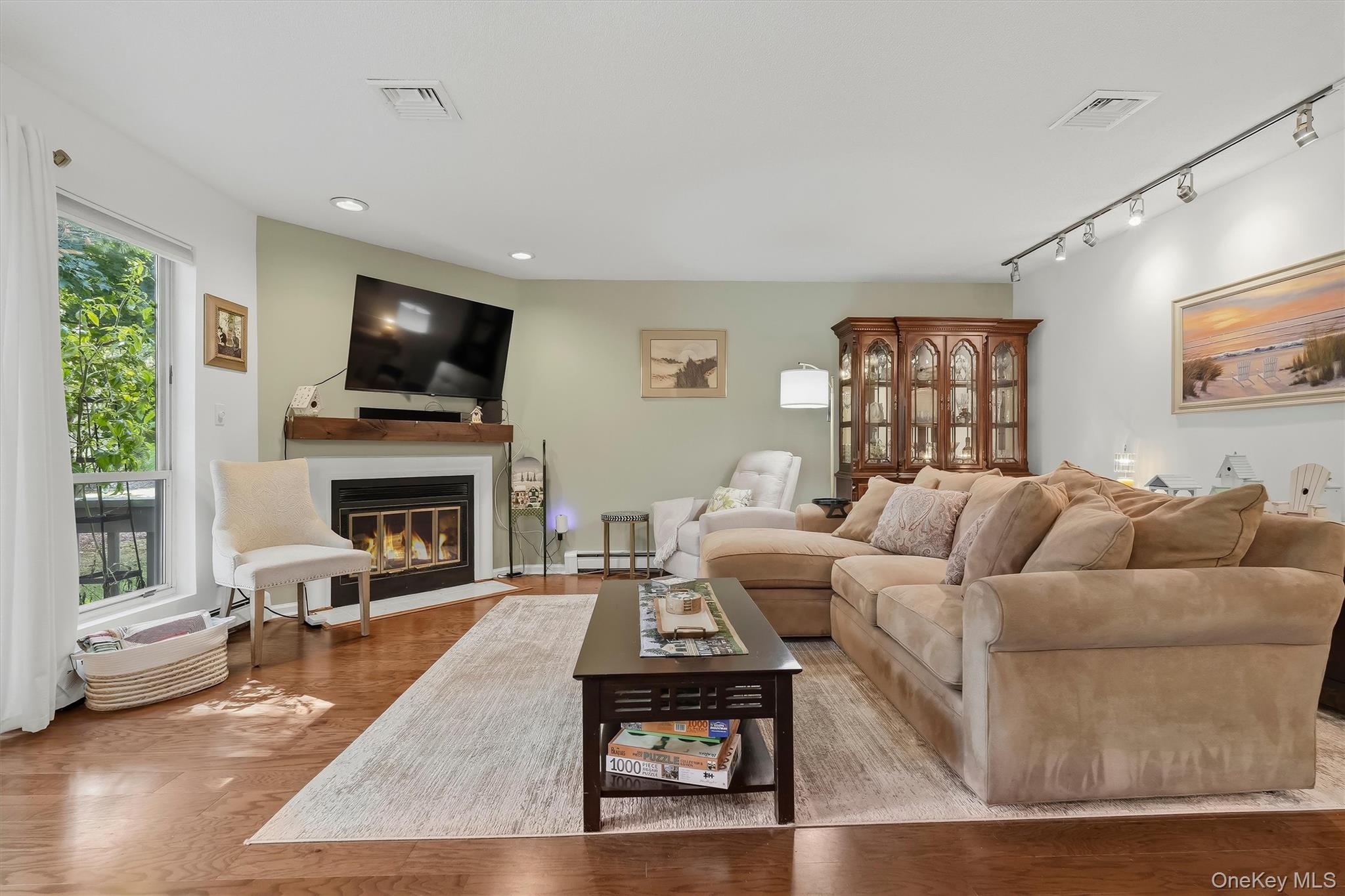 25 Villa Drive – For Sale photo 3