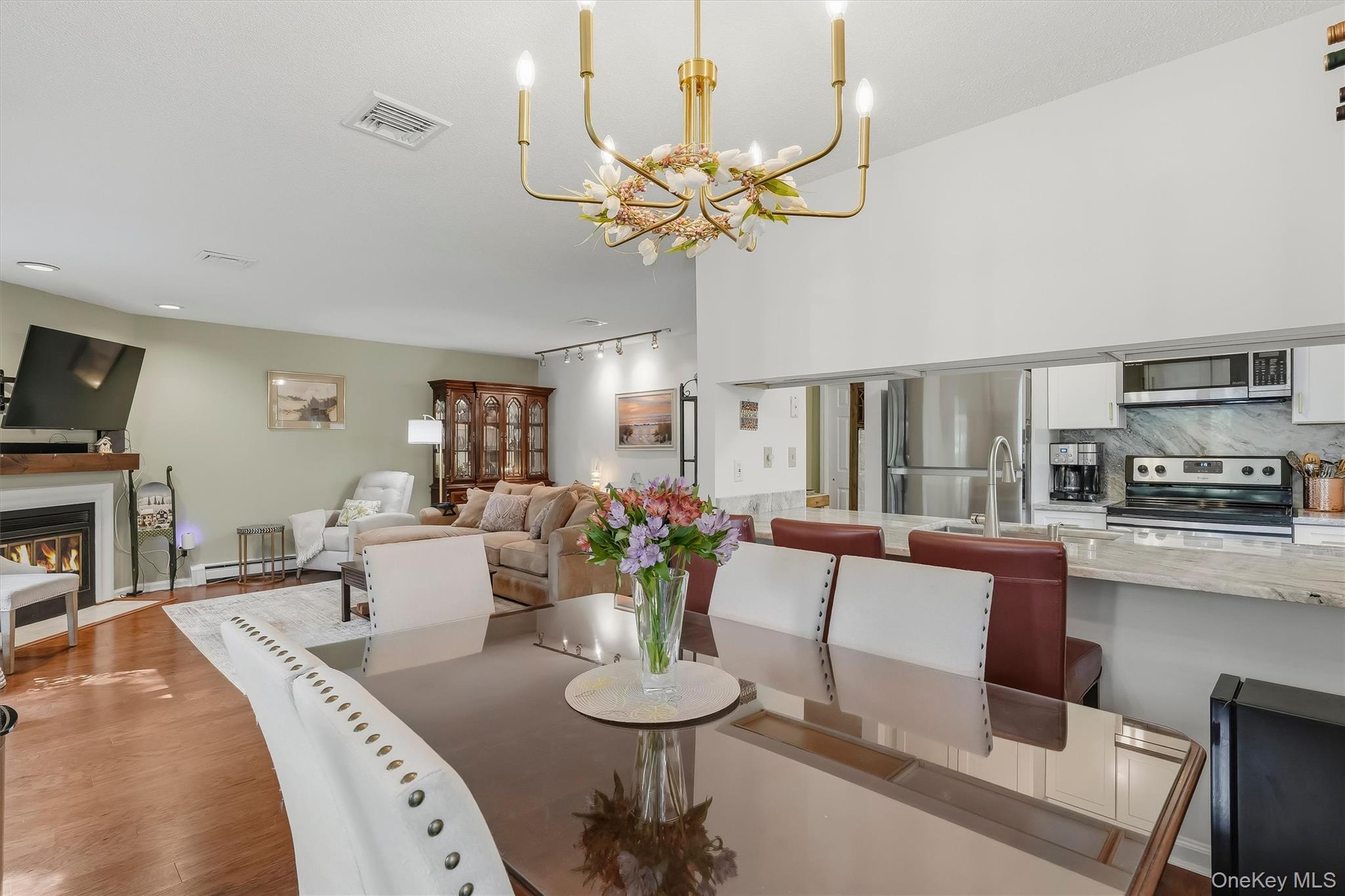 25 Villa Drive – For Sale photo 7