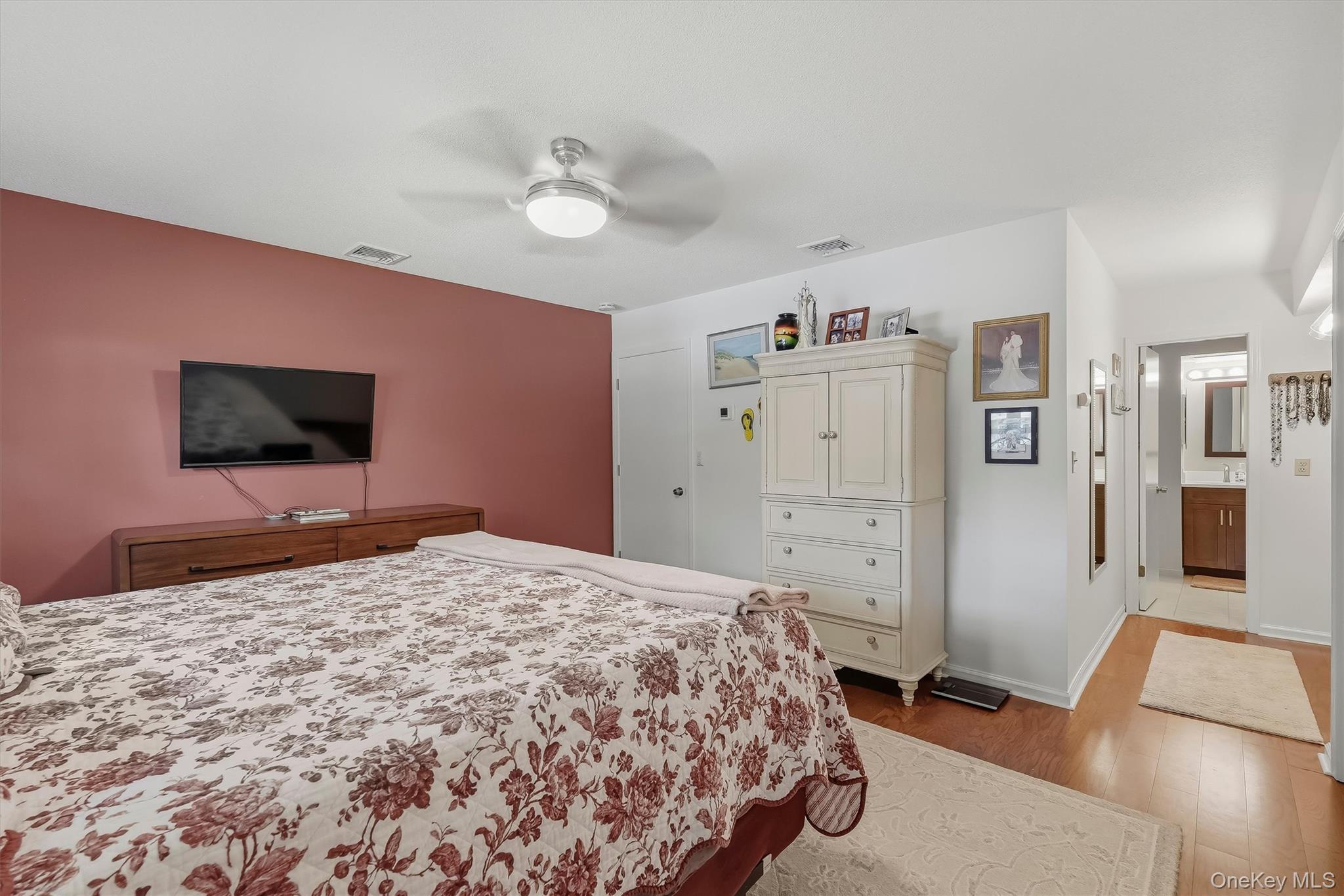 25 Villa Drive – For Sale photo 15