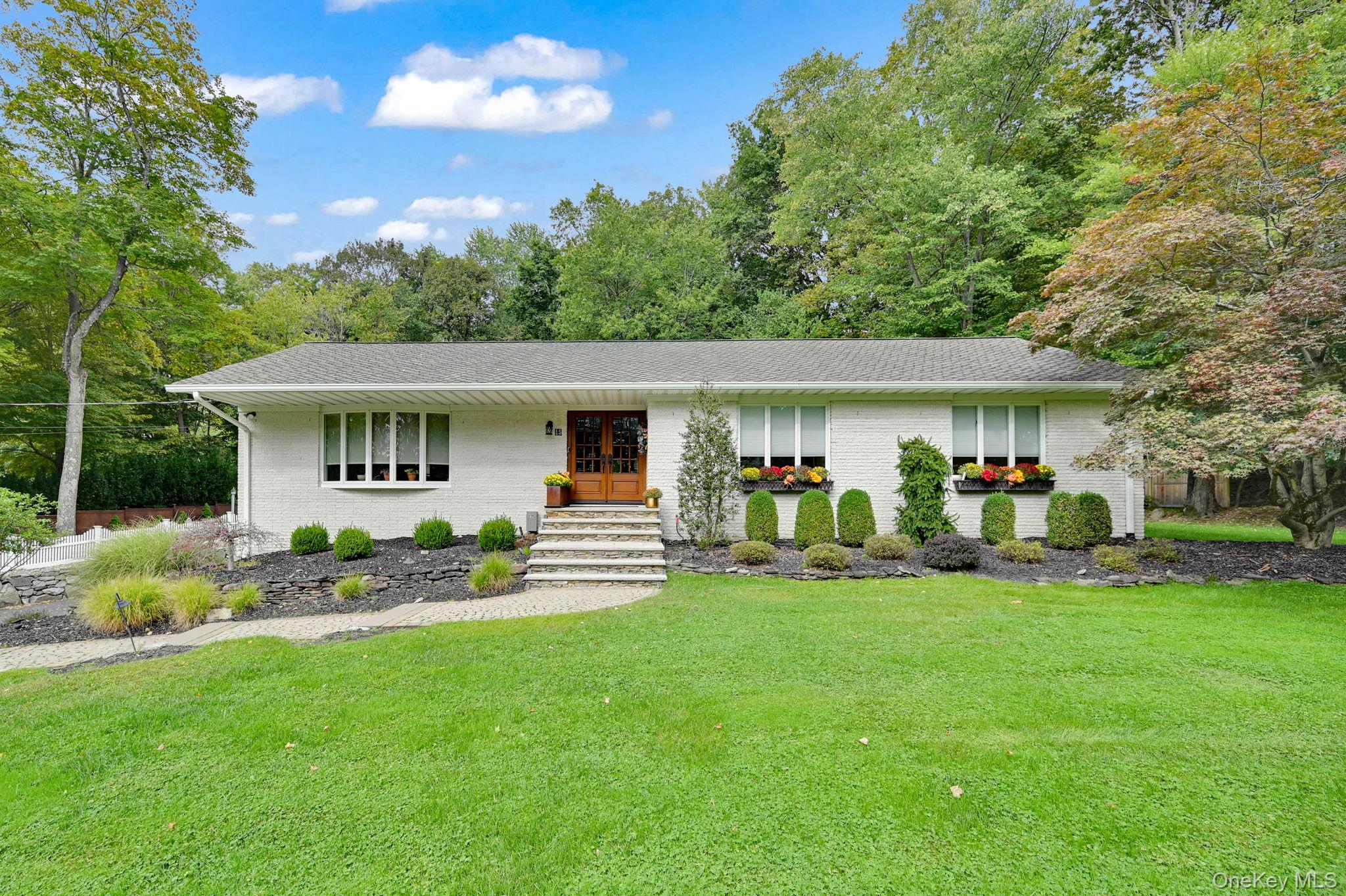 15 Ramapo Lane – For Sale