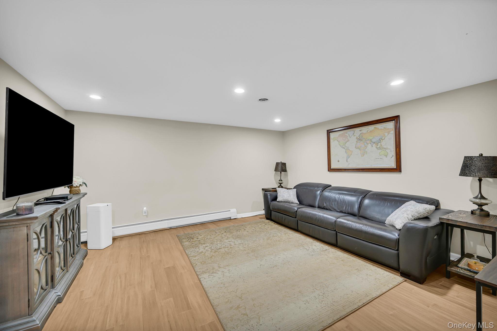 15 Ramapo Lane – For Sale photo 28