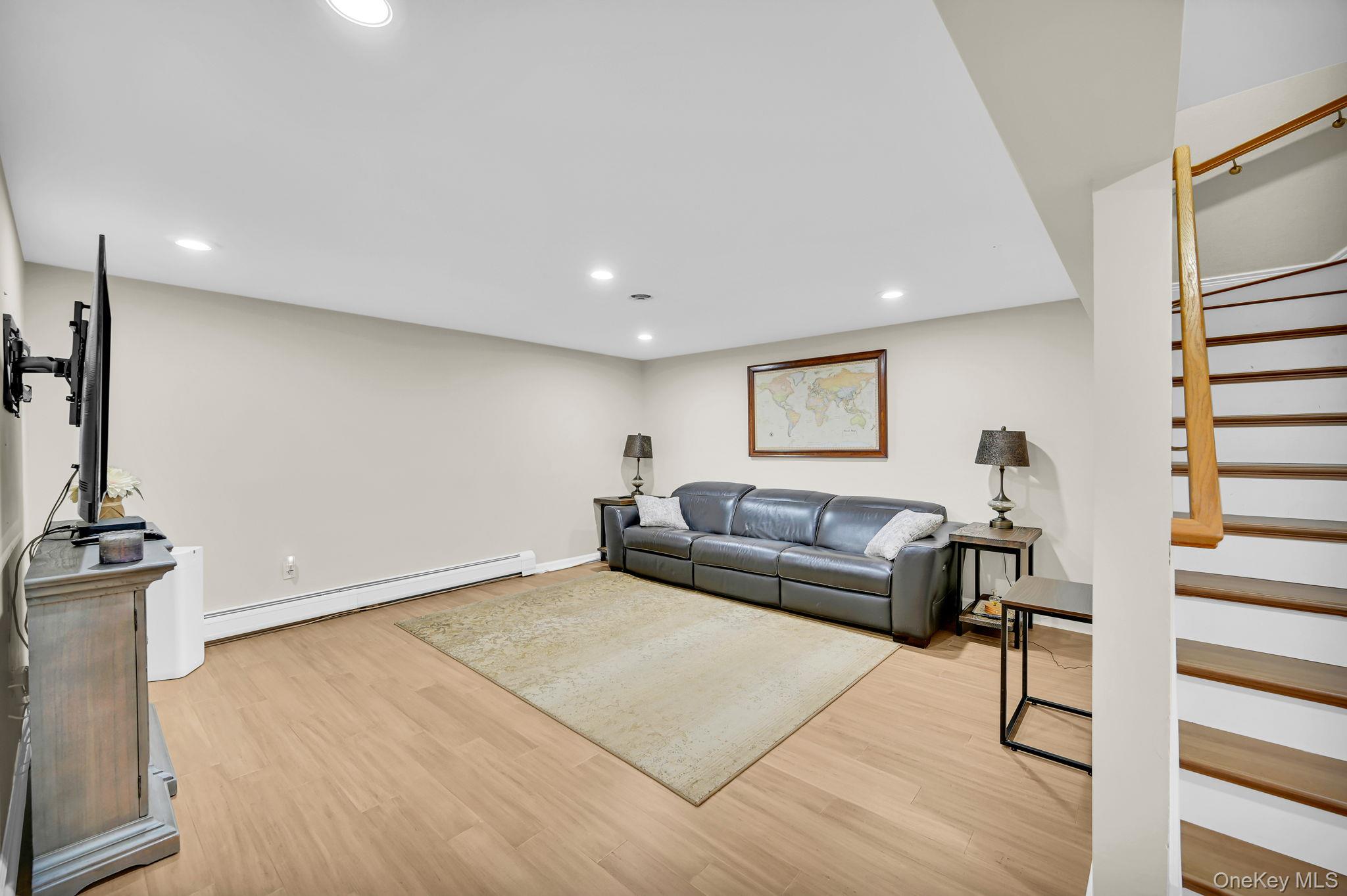 15 Ramapo Lane – For Sale photo 27