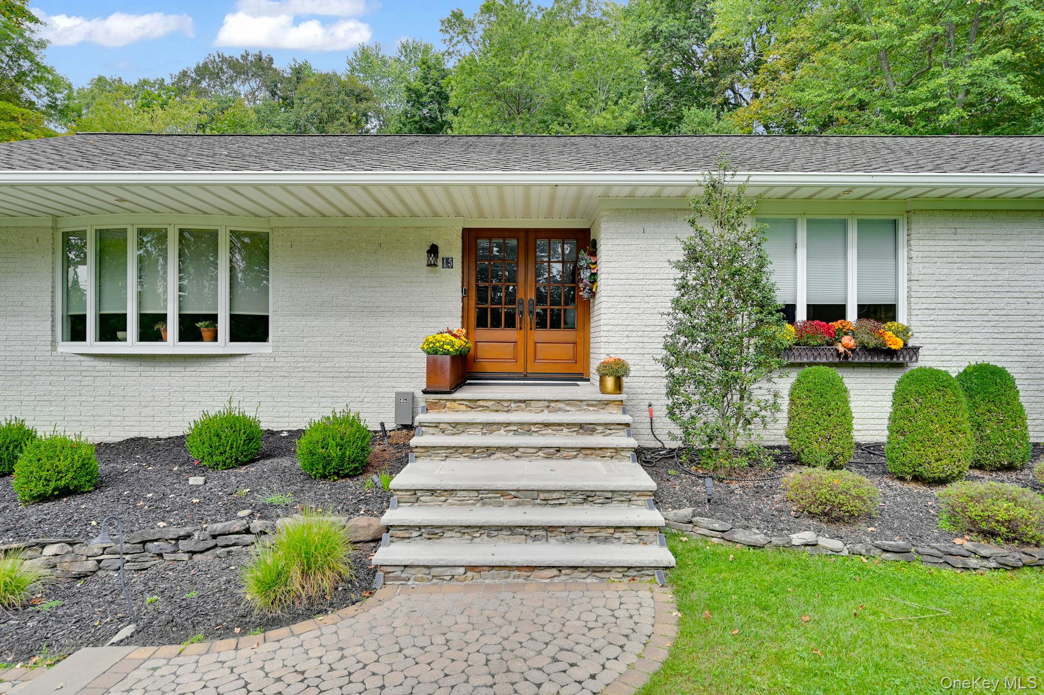 15 Ramapo Lane – For Sale photo 4