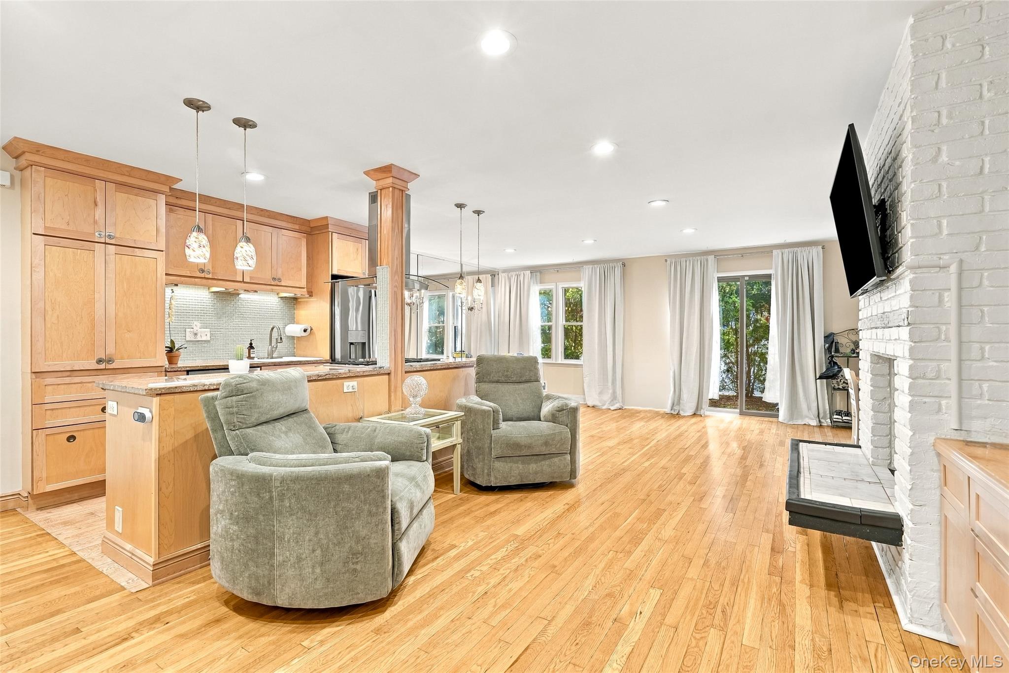 216 Purchase Street, Unit F photo 5
