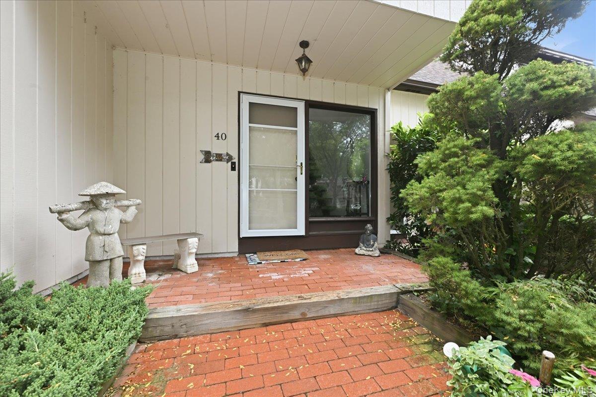 40 Cedar Lane N, Unit 40 photo 3