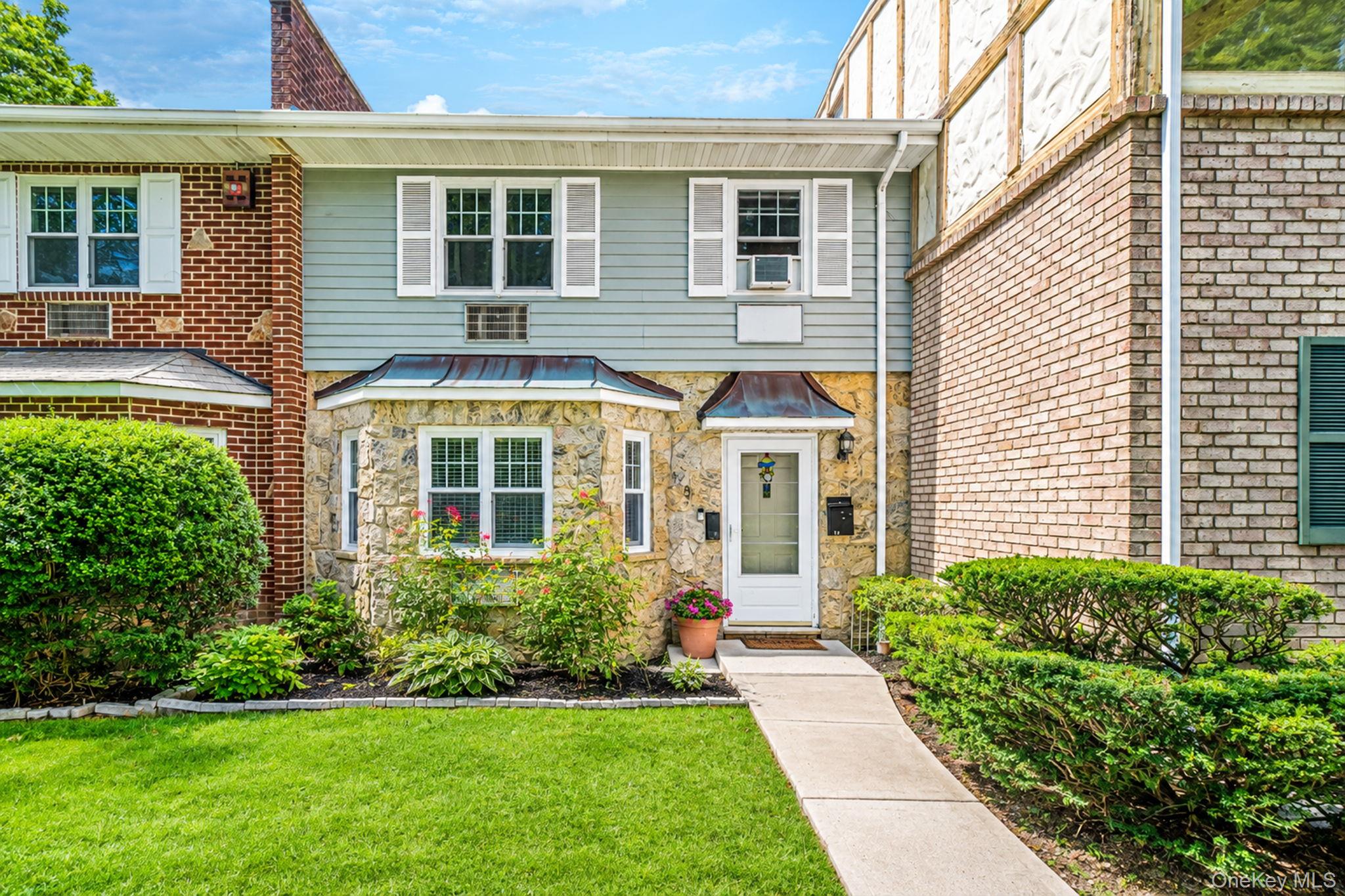 11 Glen Hollow Drive, Unit D7